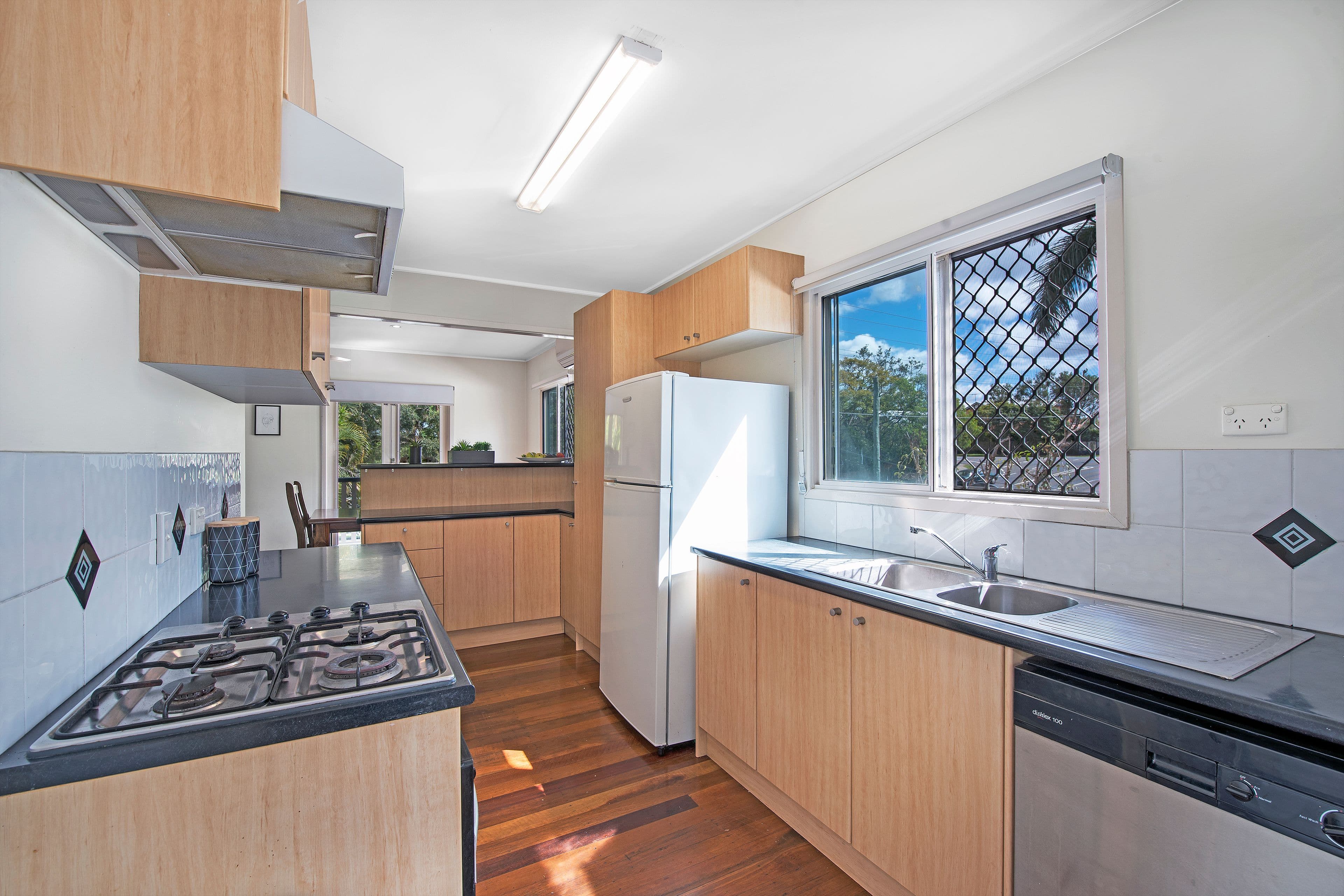 27 Dawson Street, Wooloowin QLD 4030, Wooloowin - Thumbnail 5