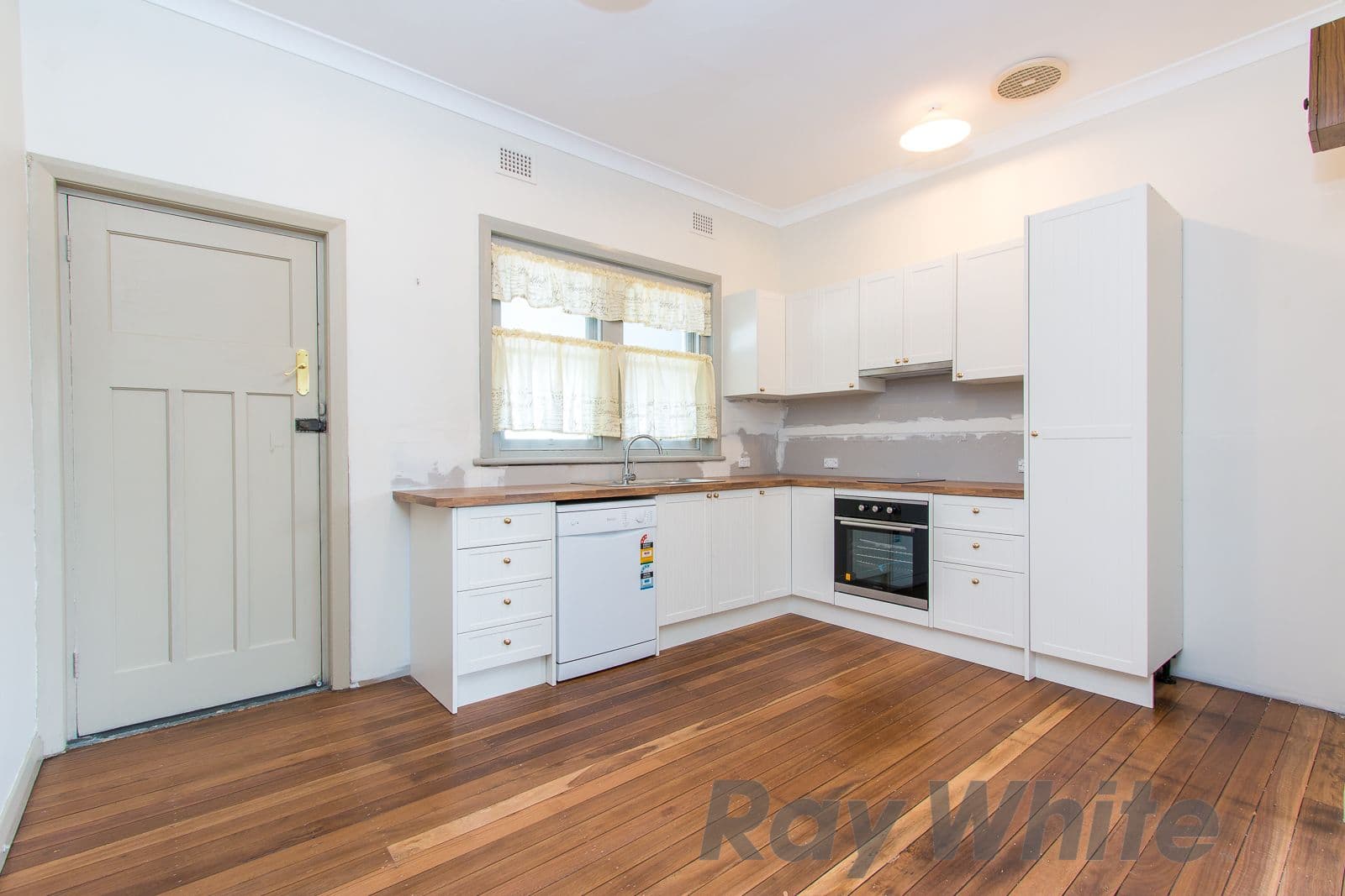230 Lambton Road, New Lambton NSW 2305, New Lambton - Thumbnail 2