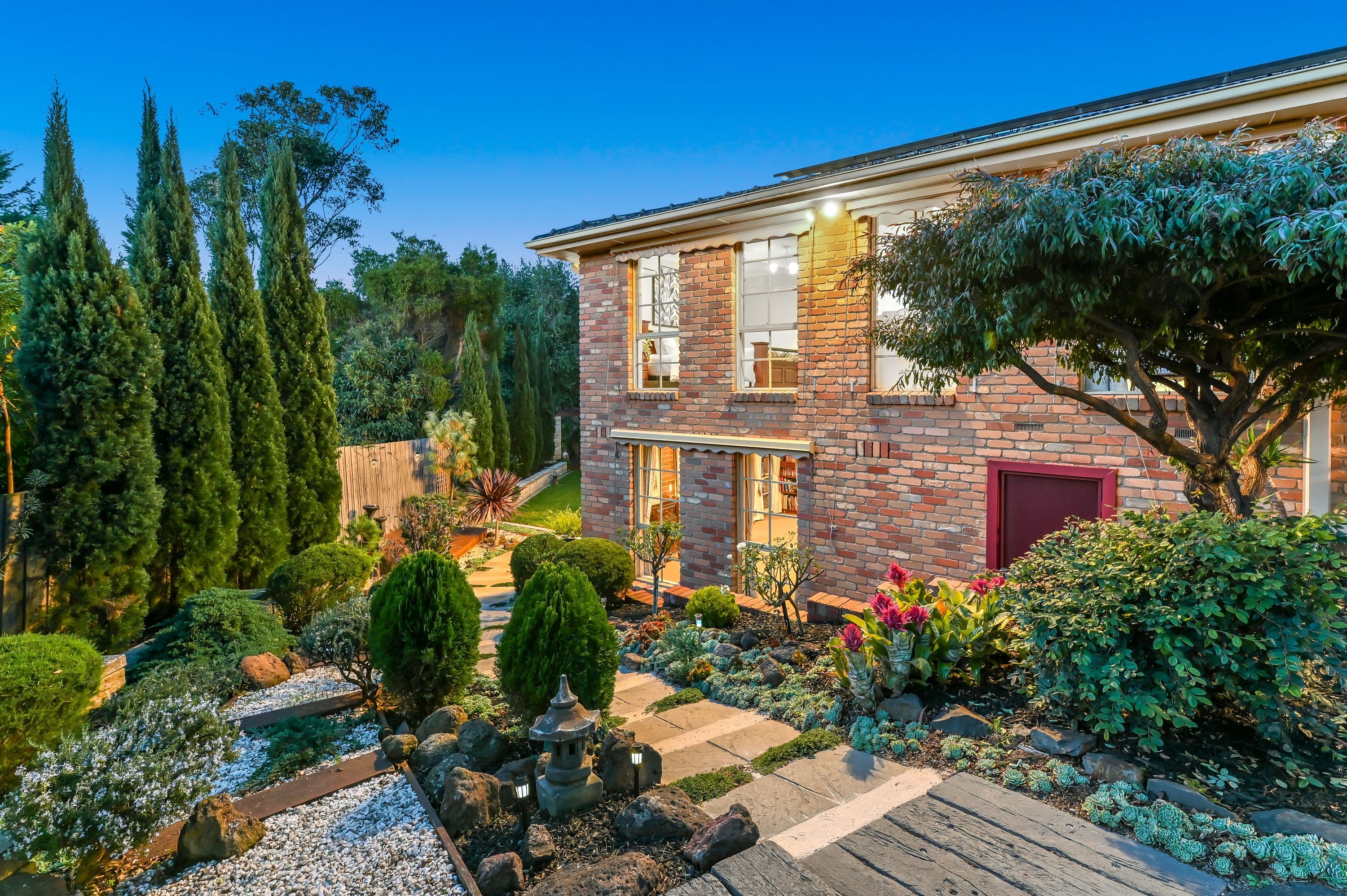 4 Buxton Court, Wheelers Hill VIC 3150, Wheelers Hill - Thumbnail 2