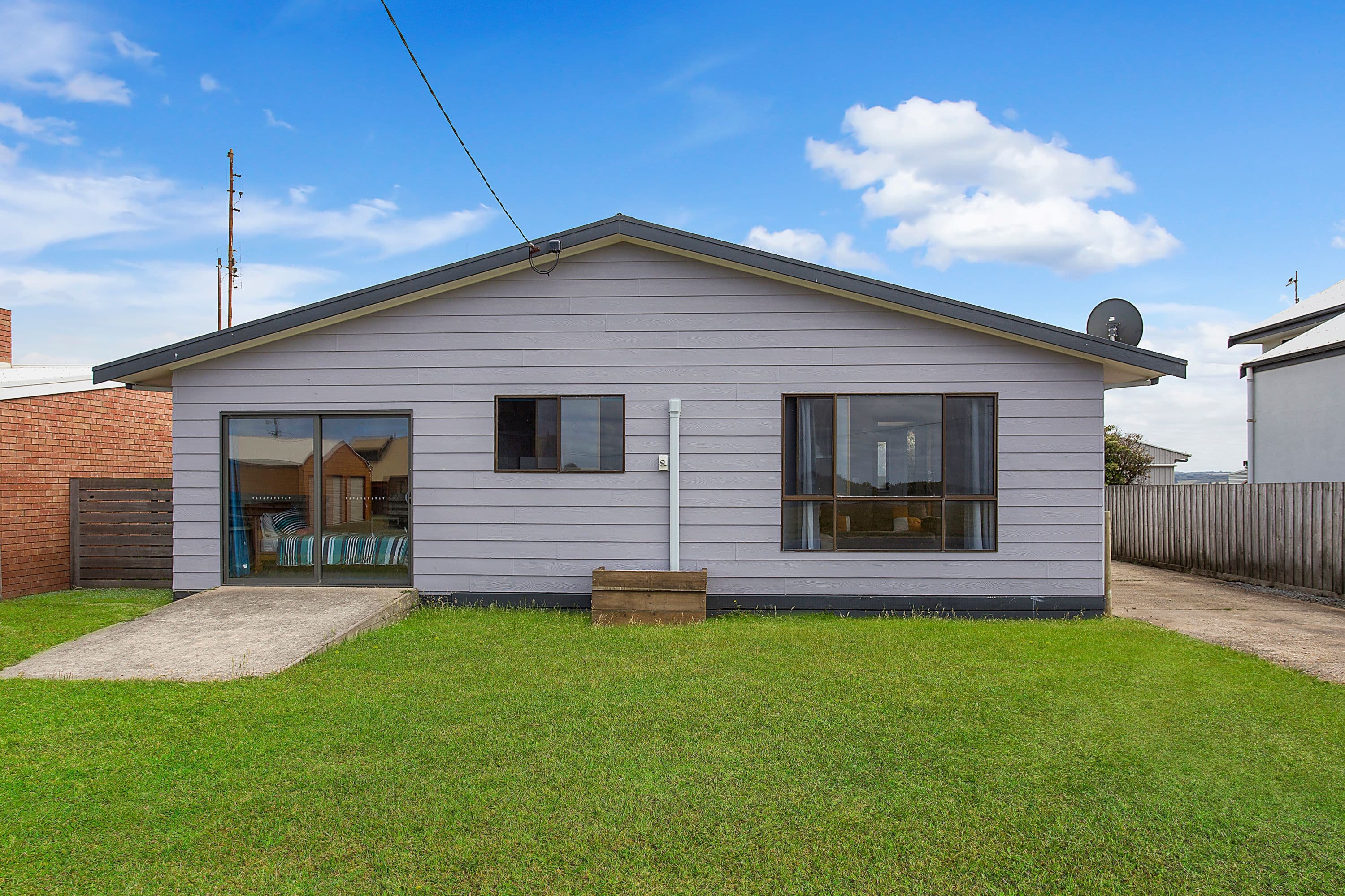 6 Merrett Street, Peterborough VIC 3270, Peterborough - Thumbnail 3