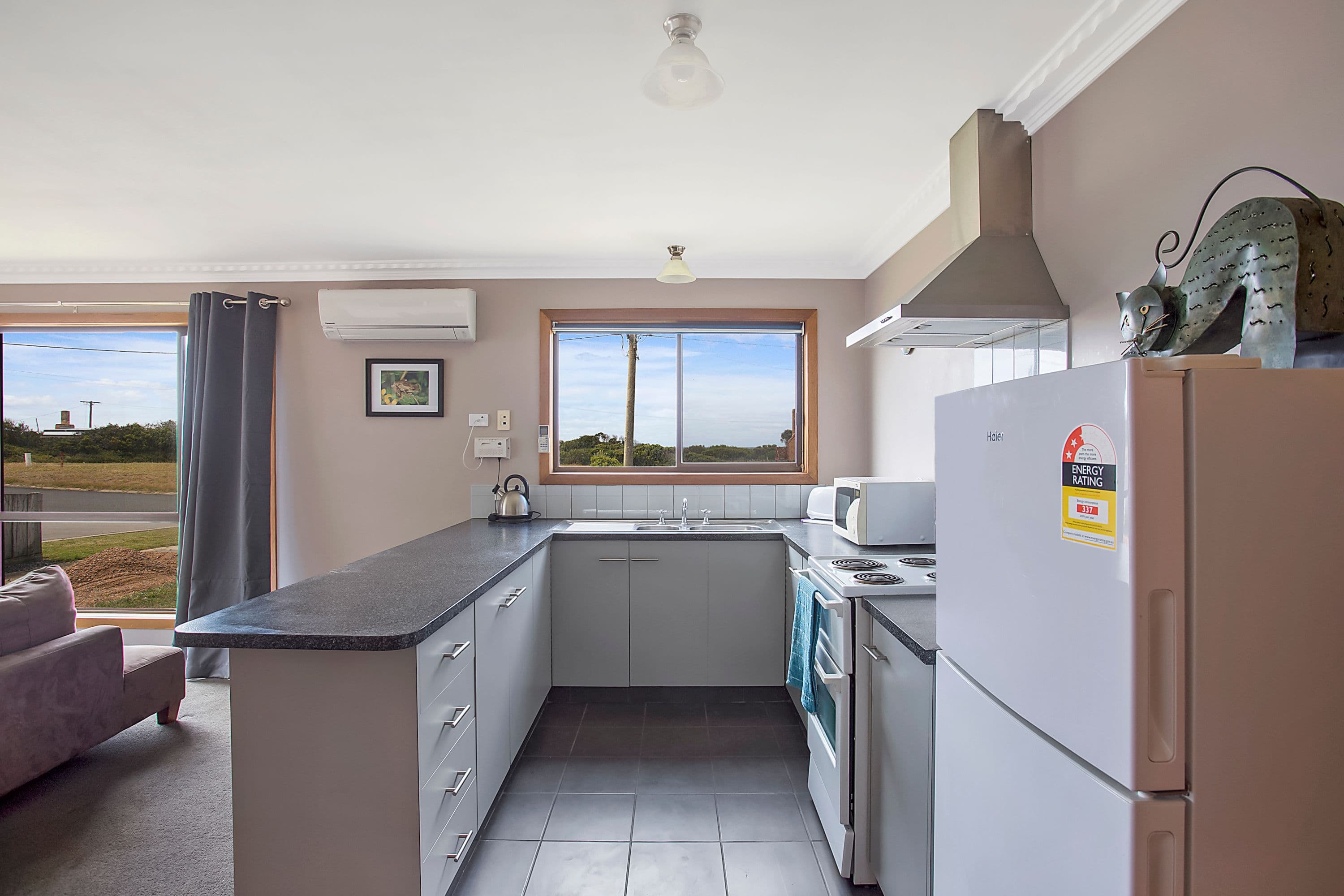 6 Merrett Street, Peterborough VIC 3270, Peterborough - Thumbnail 5