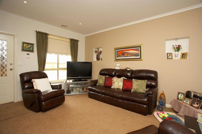 29 Kensei Street, MELTON VIC 3337, Melton - Thumbnail 2