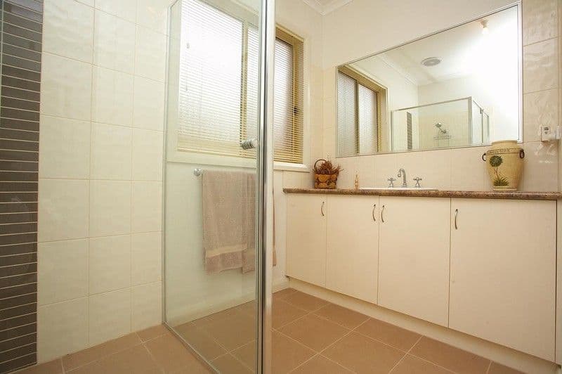 29 Kensei Street, MELTON VIC 3337, Melton - Thumbnail 4