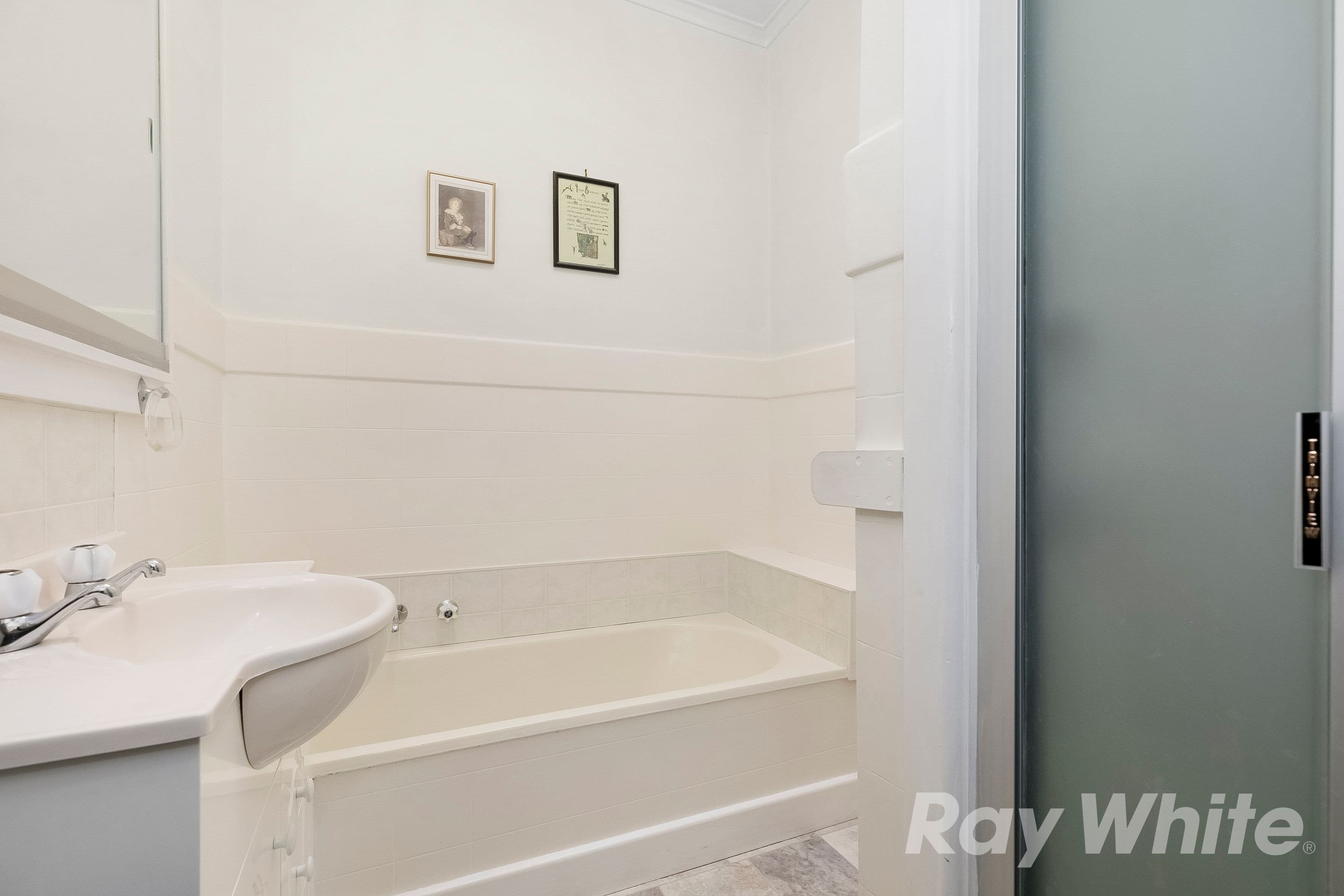 5 Charlton Street, Mount Waverley VIC 3149, Mount Waverley - Thumbnail 4