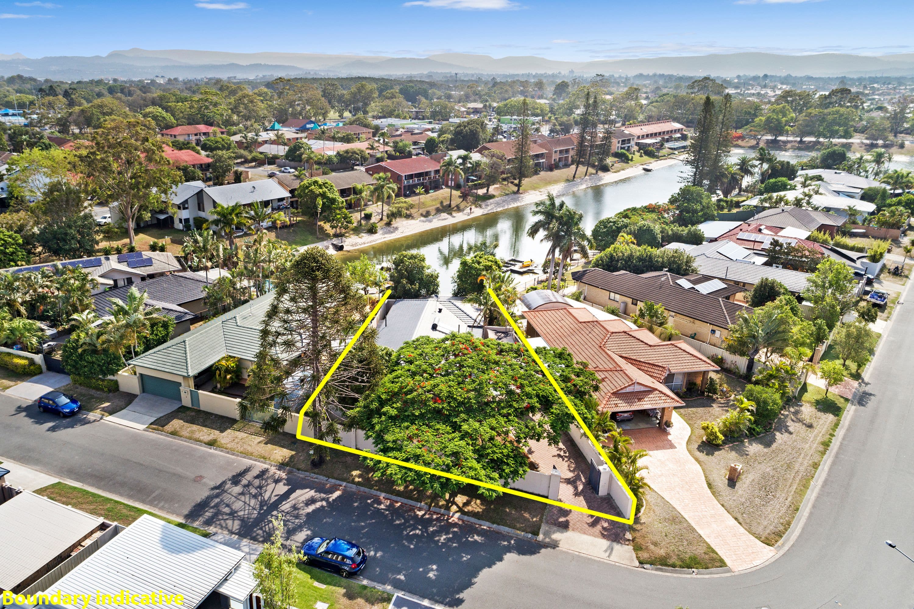 10 Helm Court, Mermaid Waters QLD 4218, Mermaid Waters - Thumbnail 2