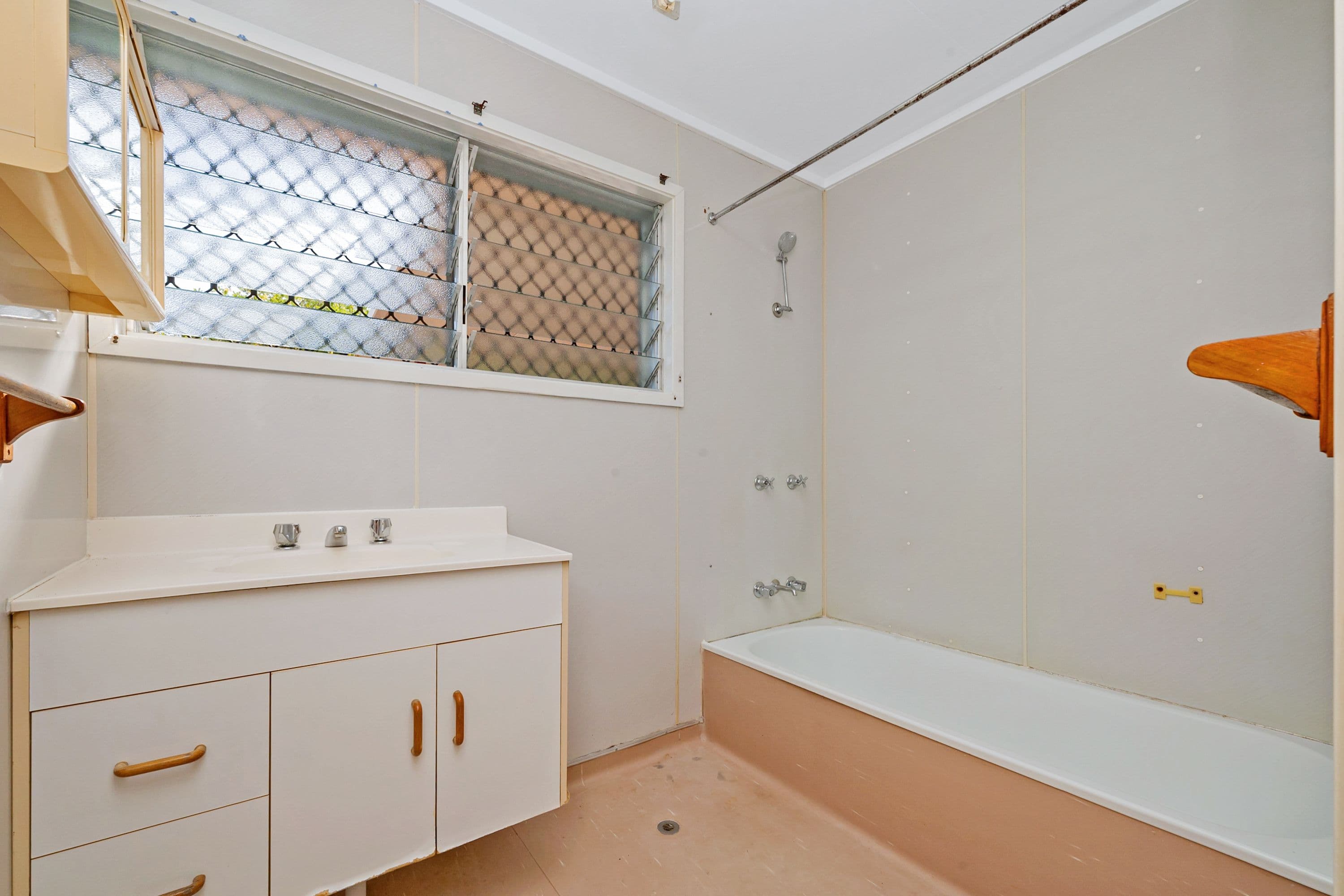 16 Hutchins Street, Heatley QLD 4814, Heatley - Thumbnail 5