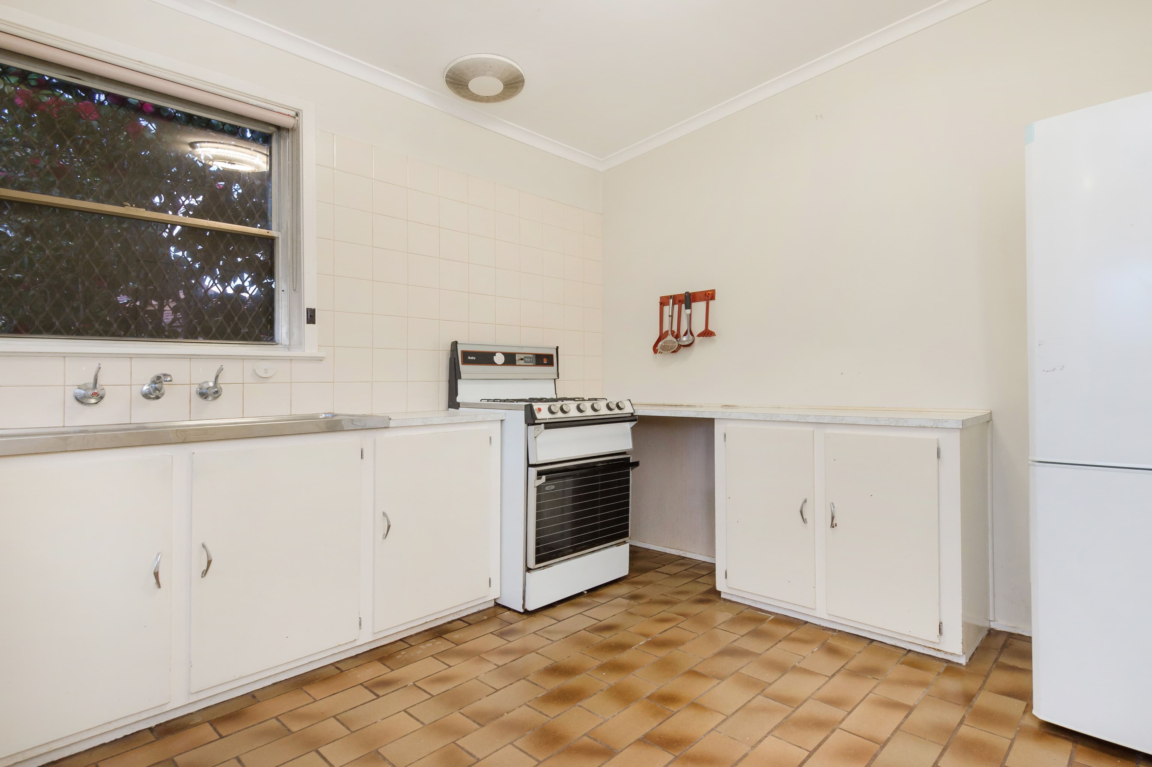 24 Ballarto Road, Frankston North VIC 3200, Frankston North - Thumbnail 2