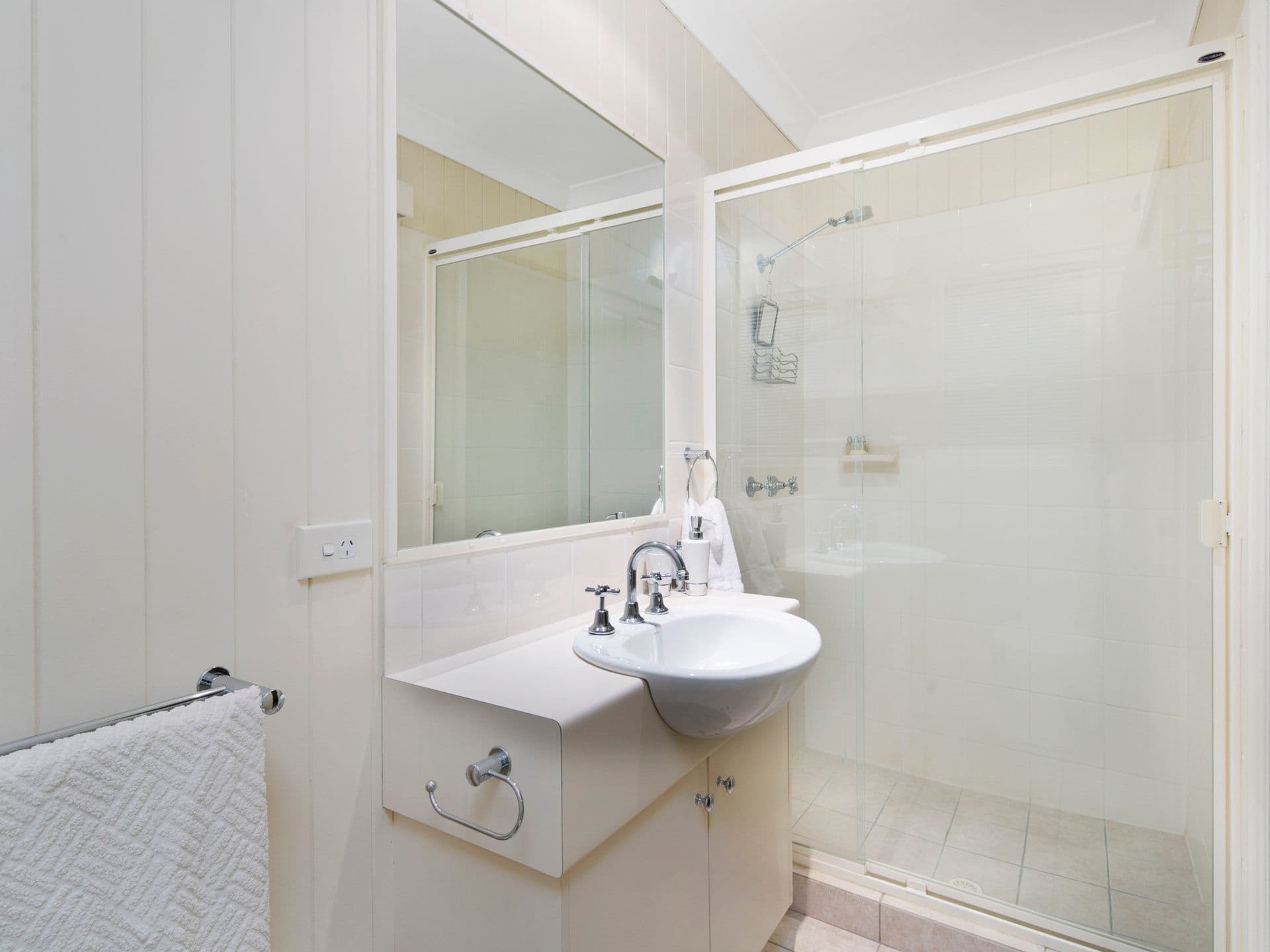 7 Esmonde Place, Coorparoo QLD 4151, Coorparoo - Thumbnail 6