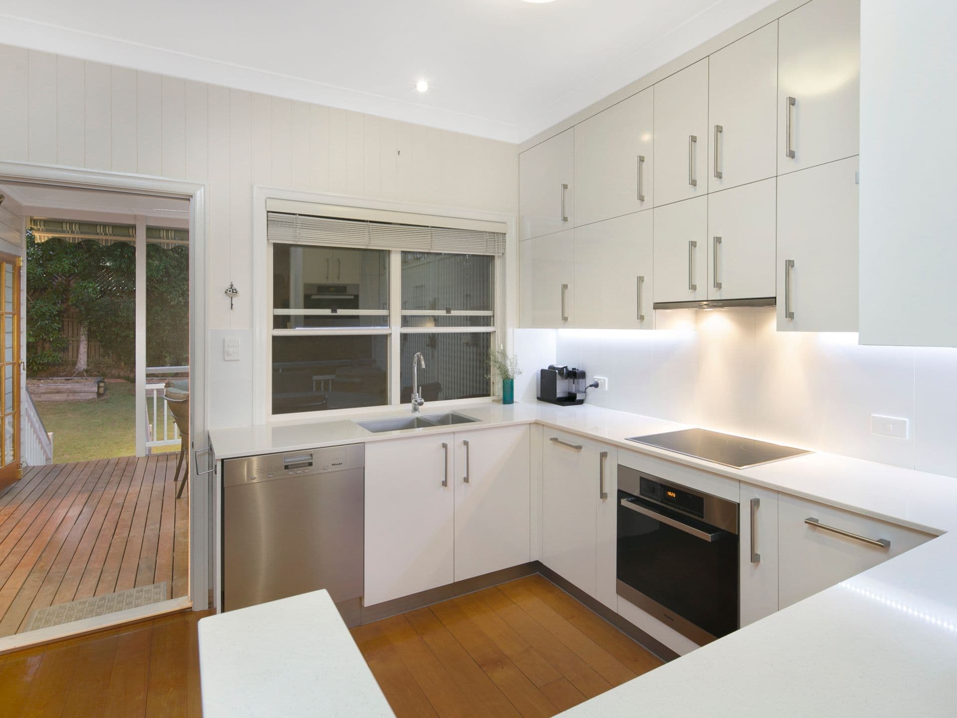 7 Esmonde Place, Coorparoo QLD 4151, Coorparoo - Thumbnail 7