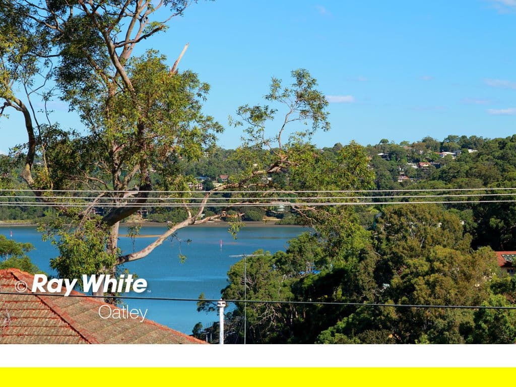 85 Lansdowne Parade, Oatley - Thumbnail 2