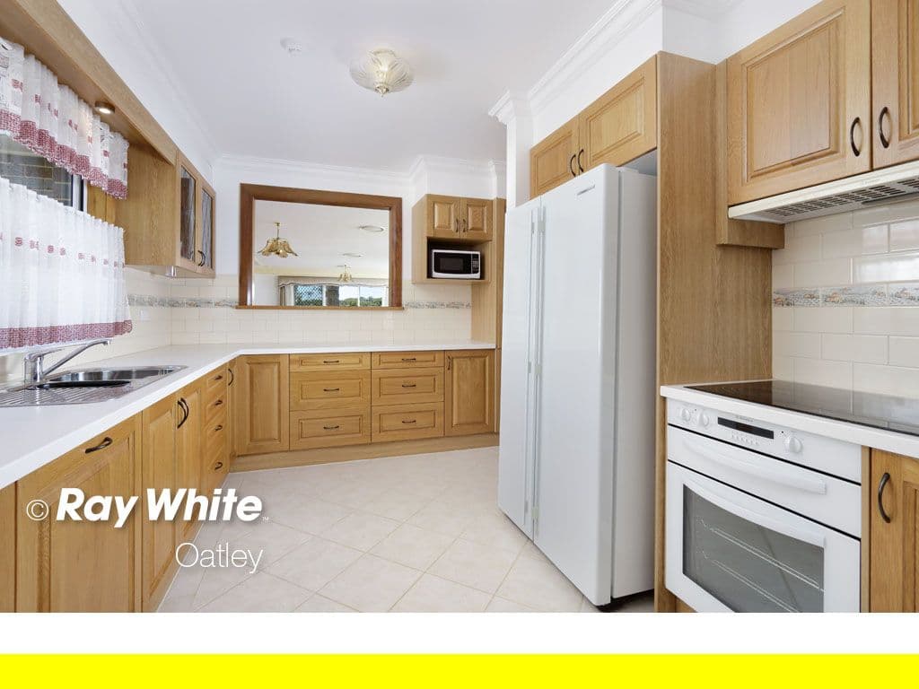 85 Lansdowne Parade, Oatley - Thumbnail 3