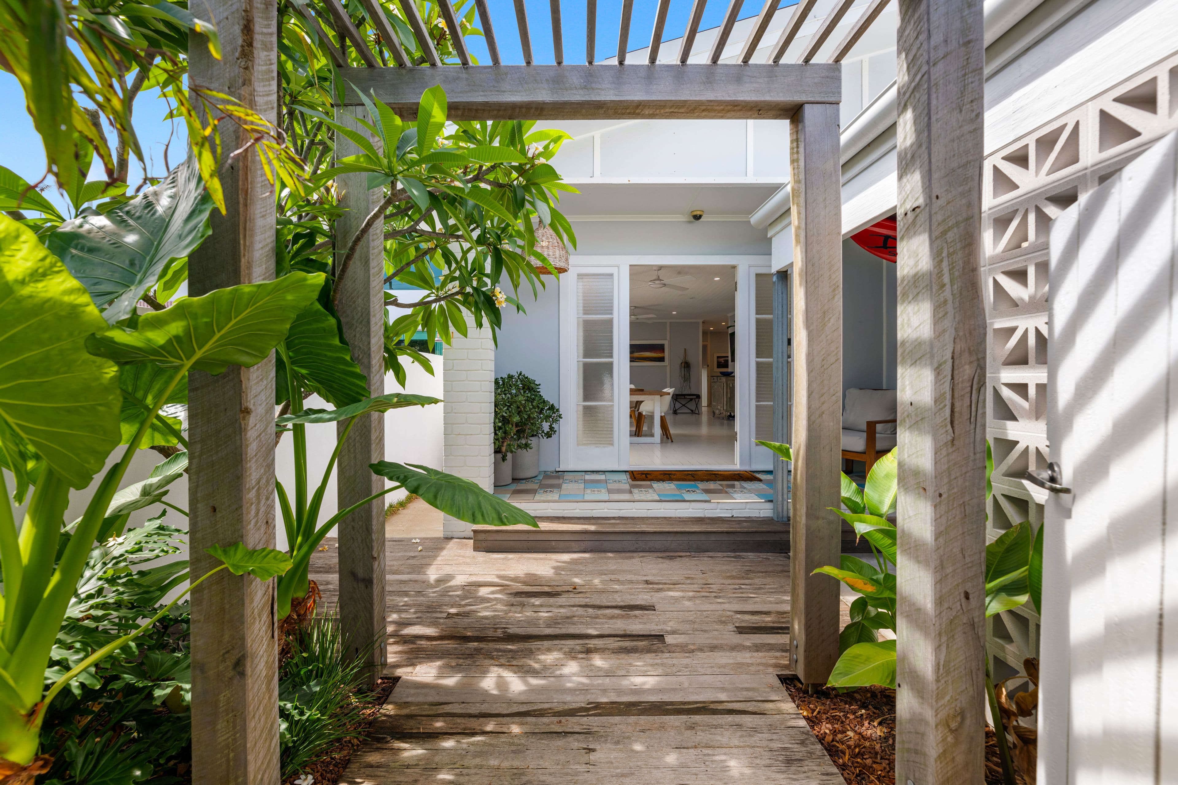 38 Venice Street, Mermaid Beach QLD 4218, Mermaid Beach - Thumbnail 5