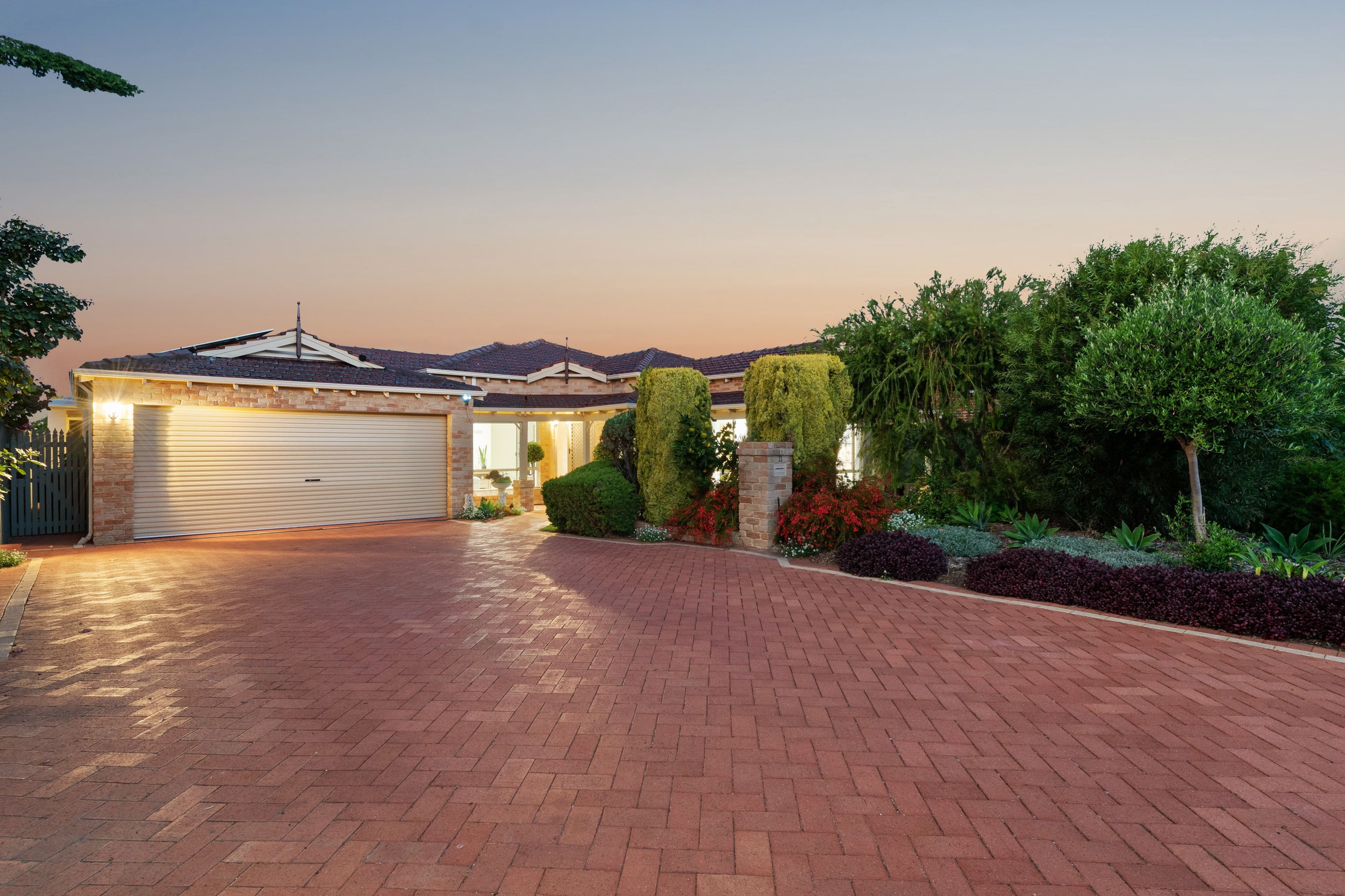 11 Korel Place, Sorrento WA 6020, Sorrento - Thumbnail 2