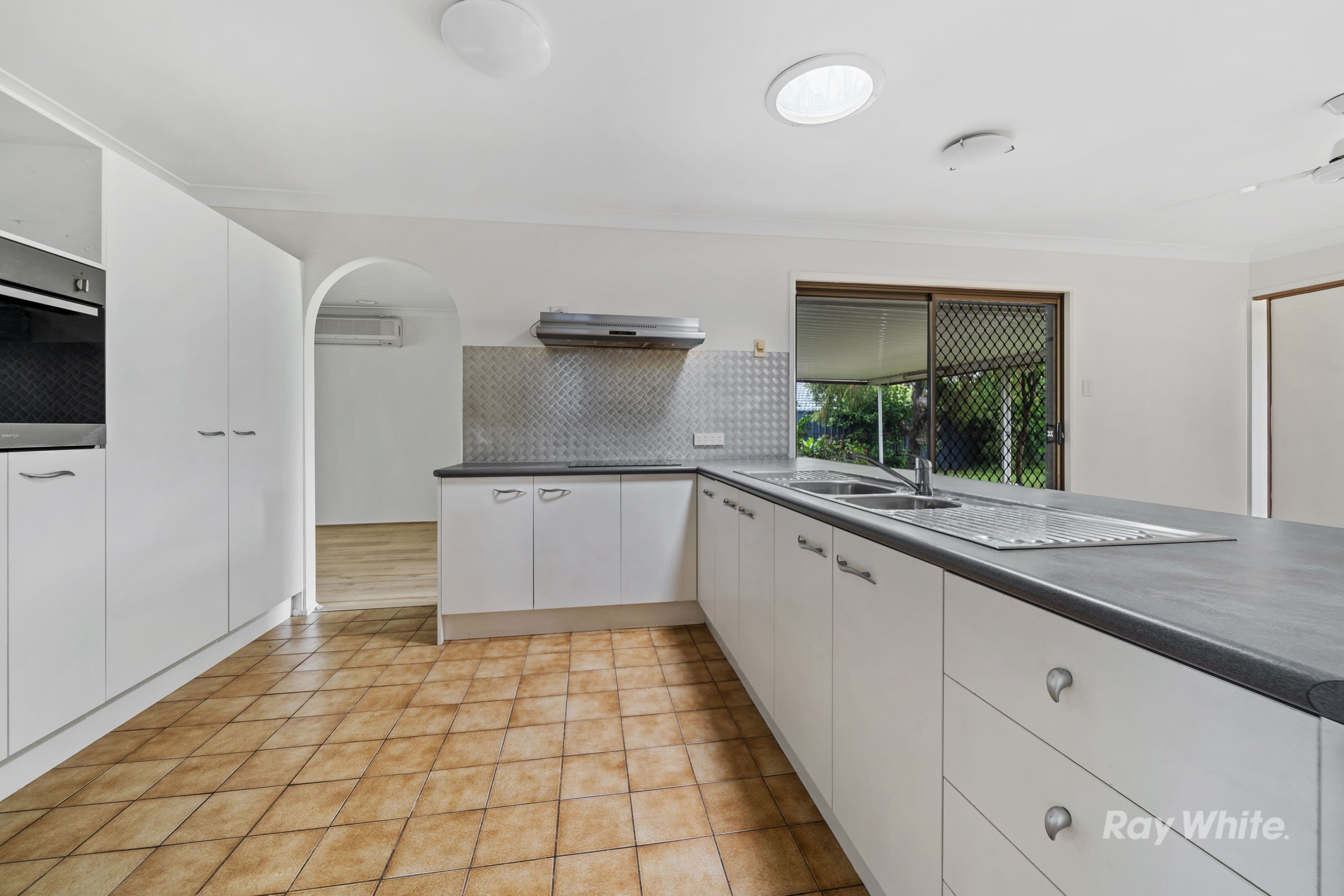 14 Mayfair Drive, Browns Plains QLD 4118, Browns Plains - Thumbnail 4