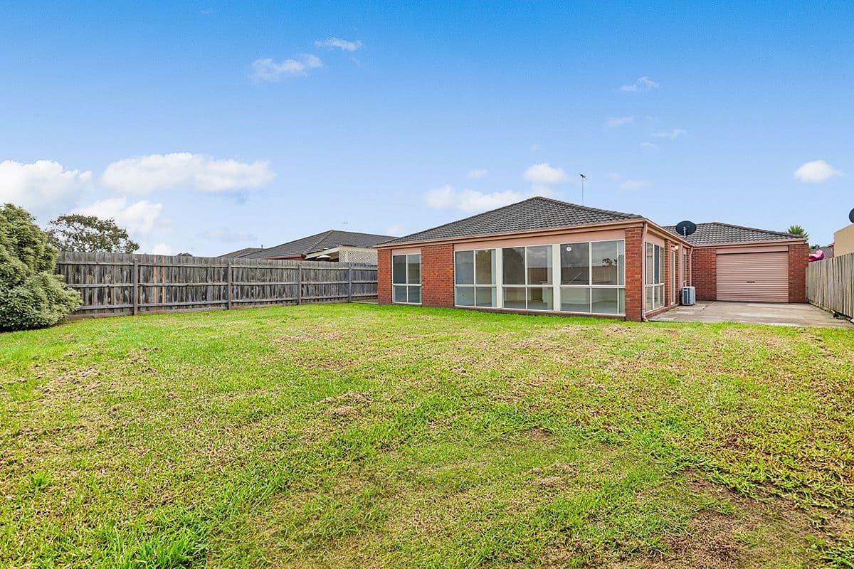 27 Shaftsbury Avenue, Berwick VIC 3806, Berwick - Thumbnail 5