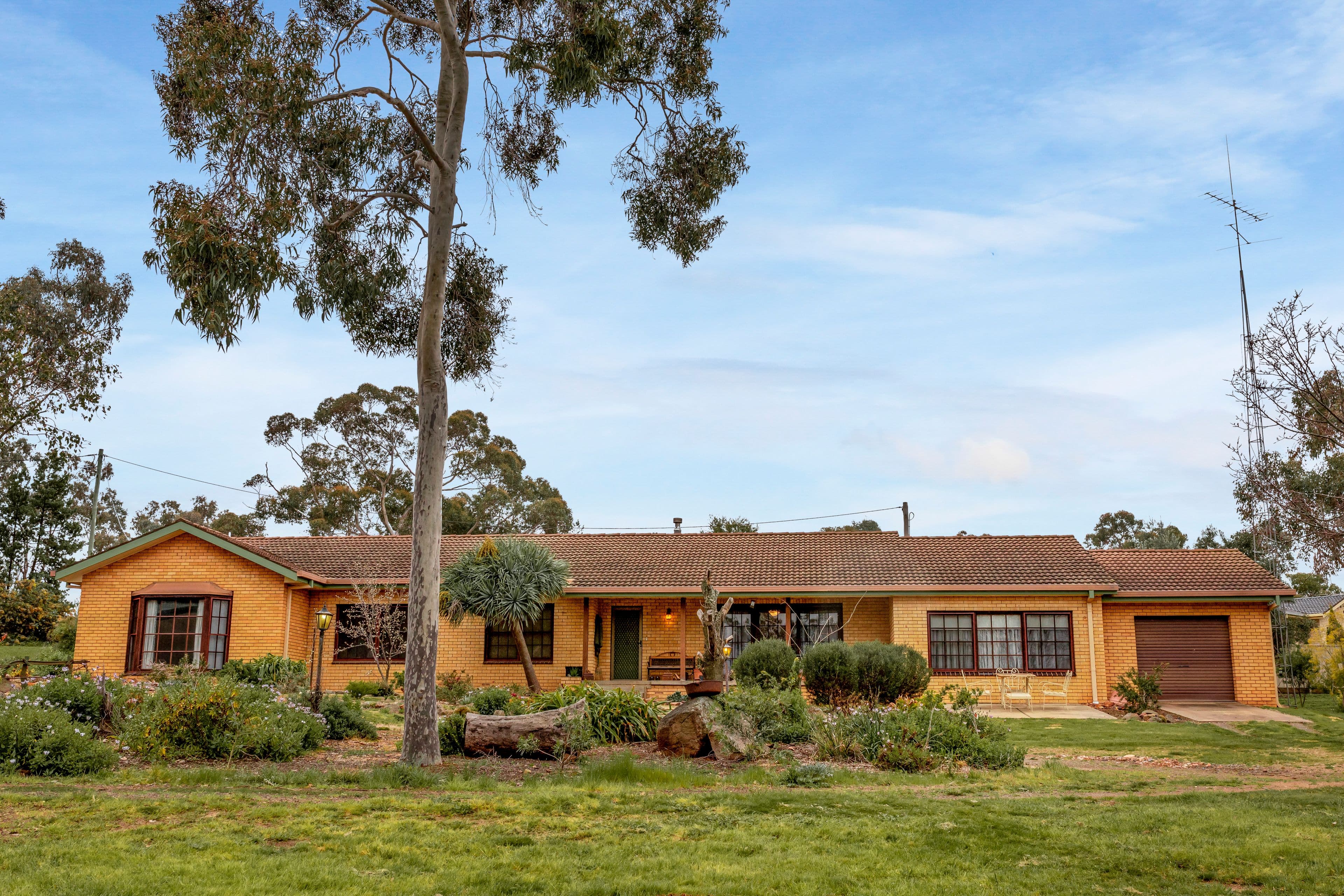 2 Austin Place, Coolamon NSW 2701, Coolamon - Image 1