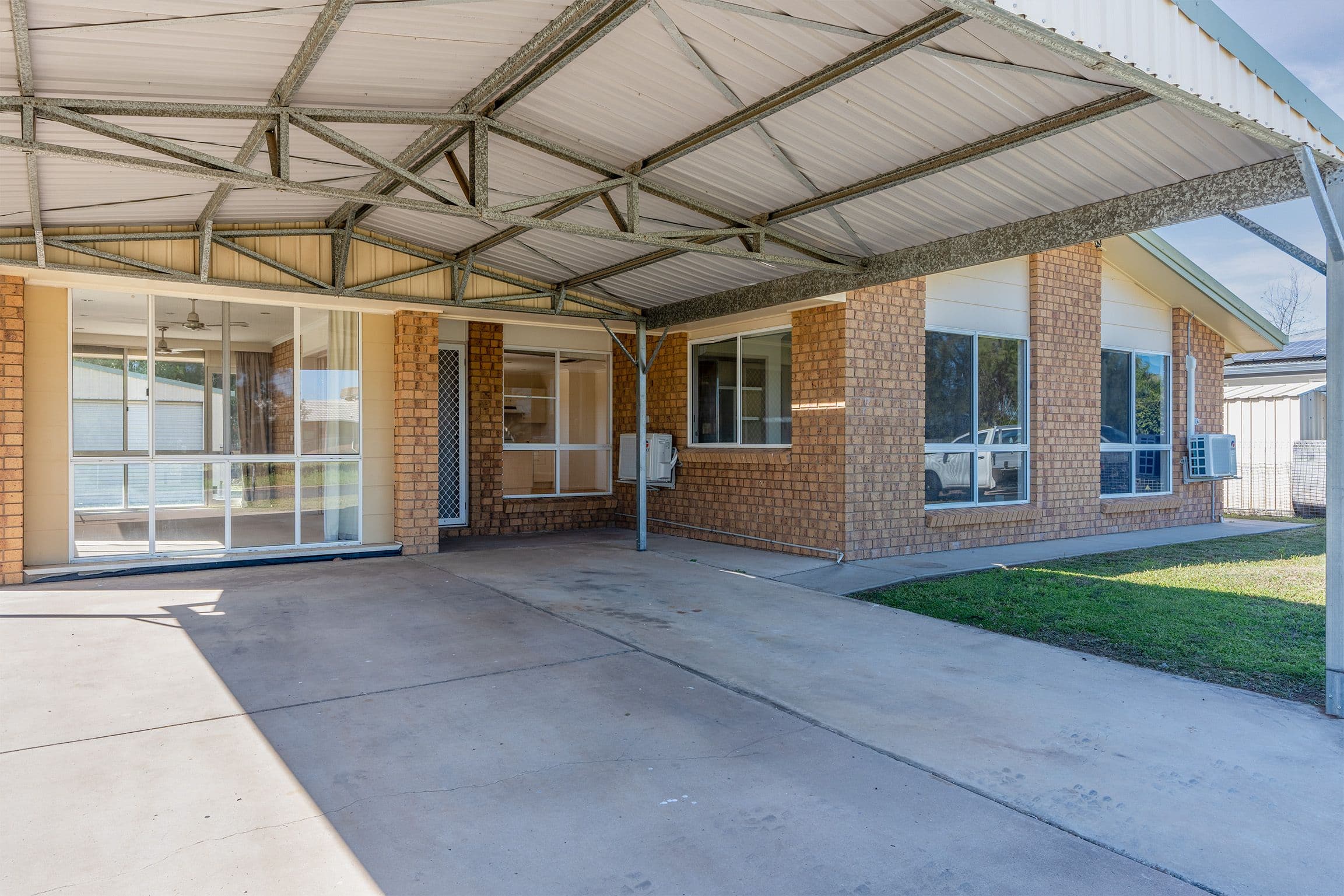 77 Staal Crescent, Emerald QLD 4720, Emerald - Thumbnail 2