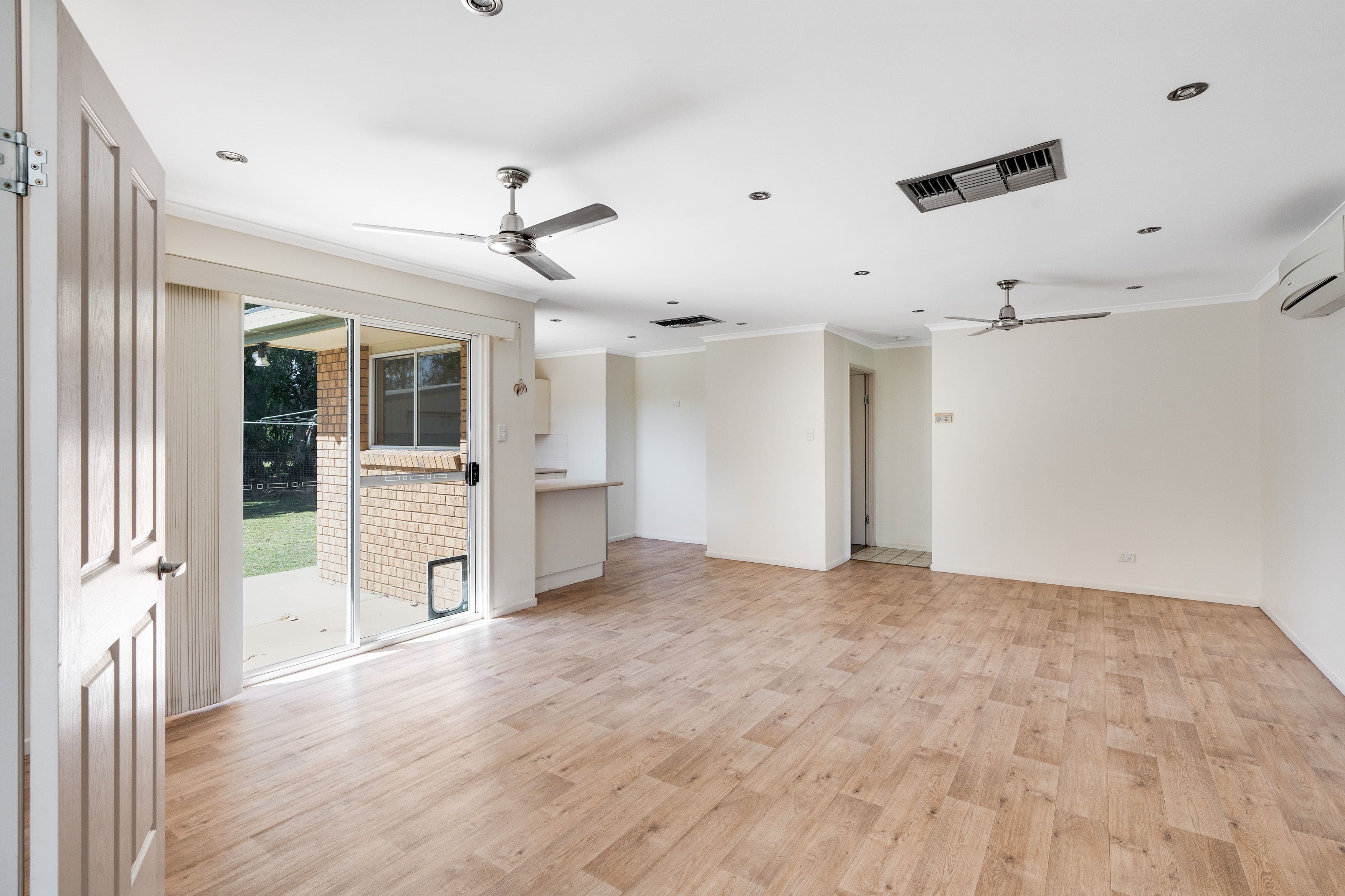 77 Staal Crescent, Emerald QLD 4720, Emerald - Thumbnail 4
