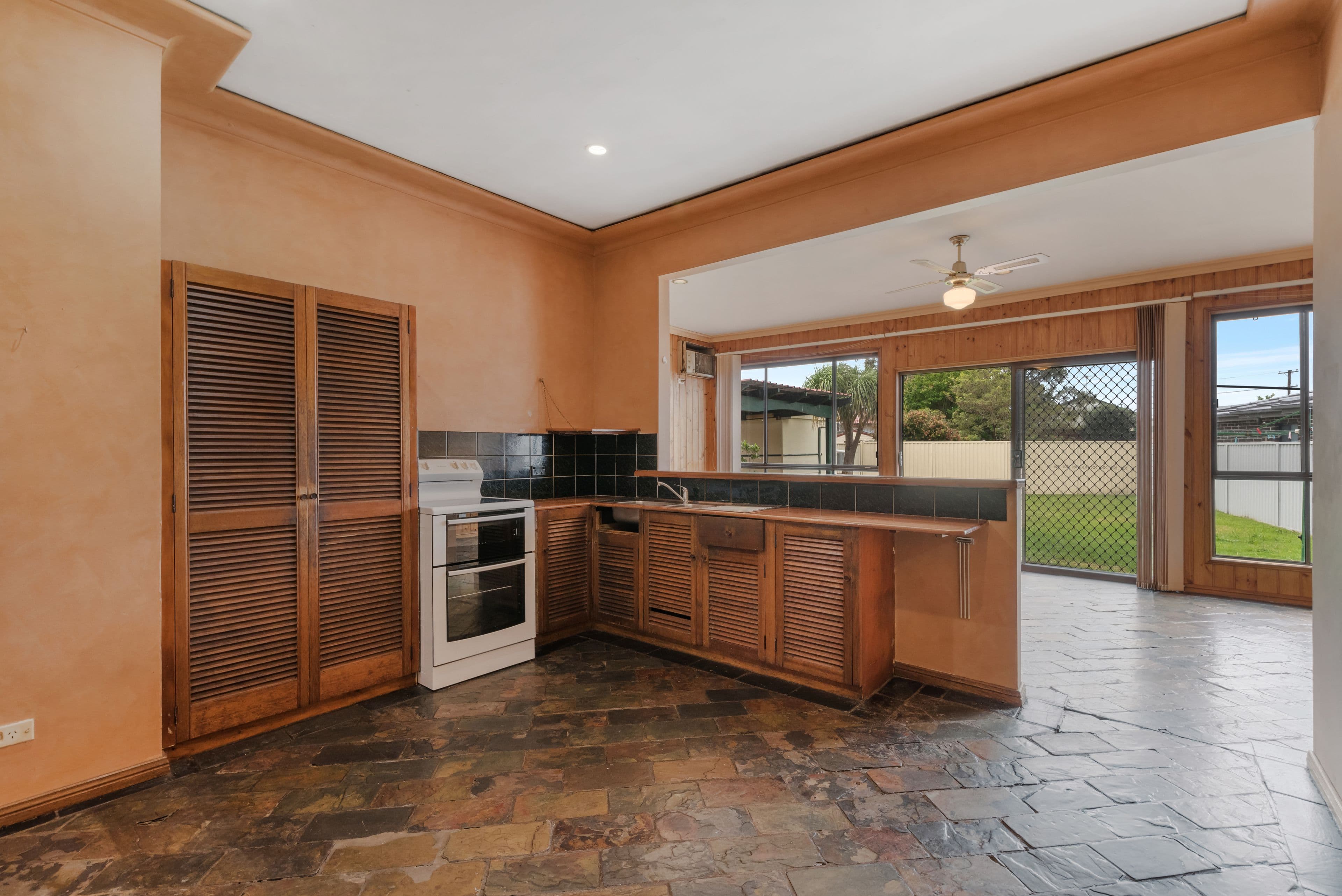 55 Goodacre Avenue, Fairfield West NSW 2165, Fairfield West - Thumbnail 4