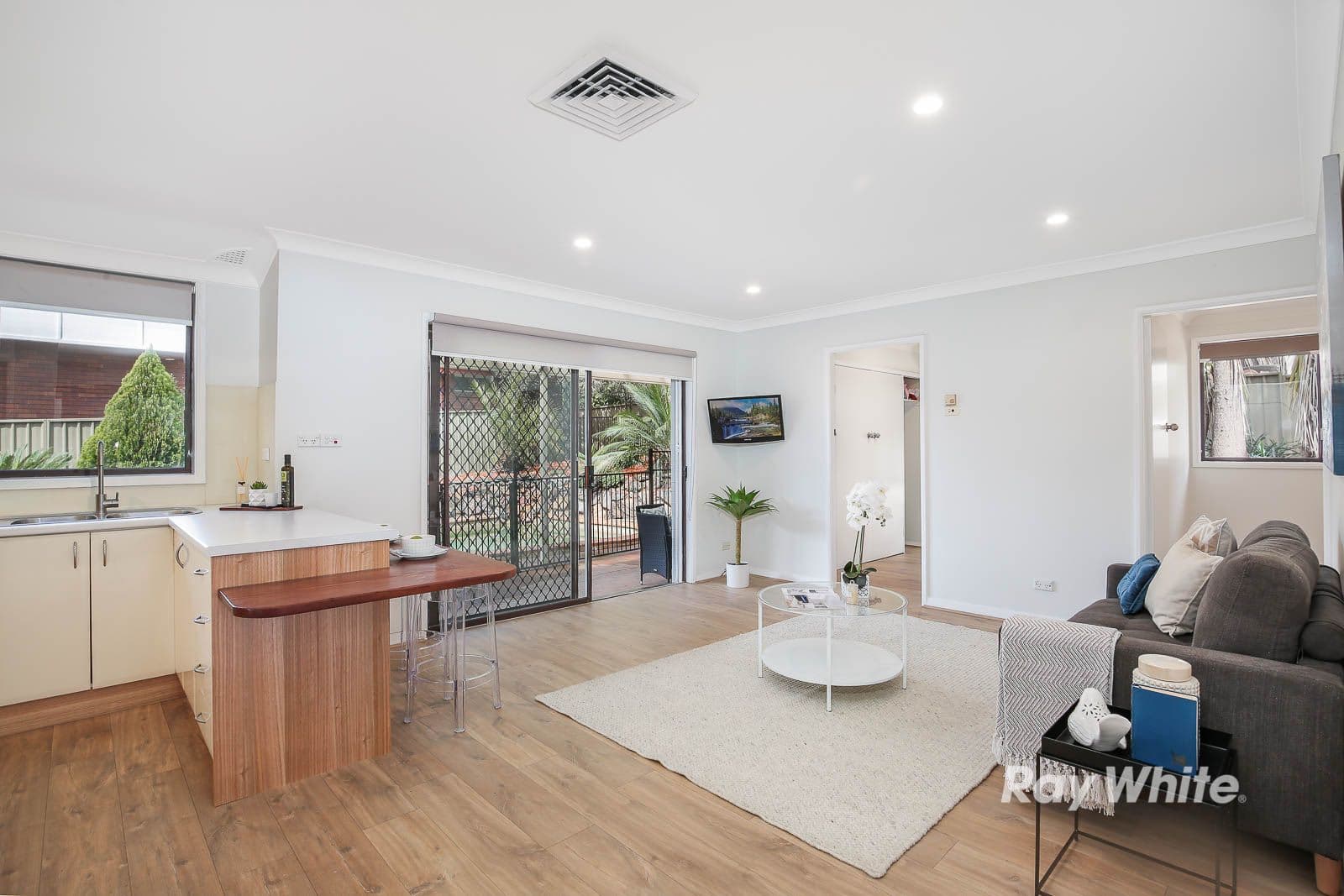 9 Stewart Drive, Castle Hill - Thumbnail 5
