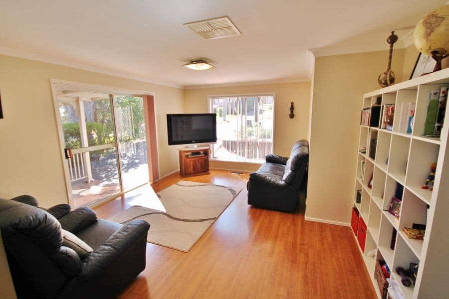 18 Barwang Street, YOUNG NSW 2594, Young - Thumbnail 2