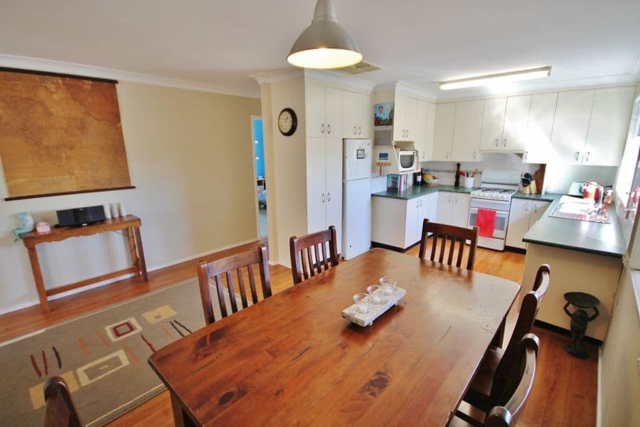 18 Barwang Street, YOUNG NSW 2594, Young - Thumbnail 3