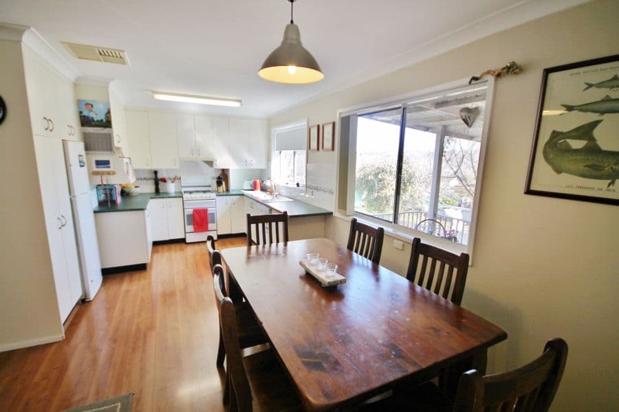 18 Barwang Street, YOUNG NSW 2594, Young - Thumbnail 4