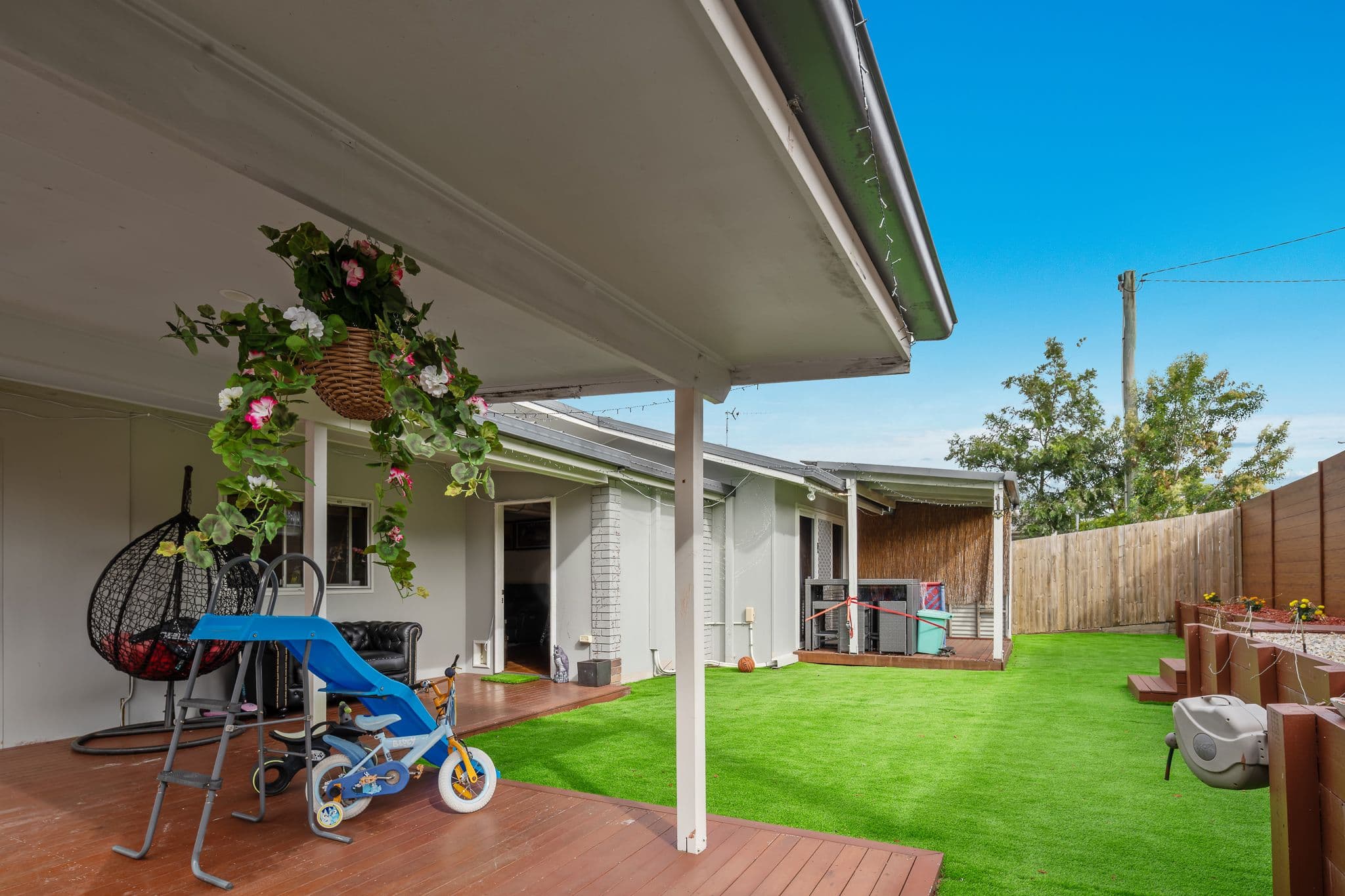 106 Ridgeway Avenue, Southport QLD 4215, Southport - Thumbnail 4