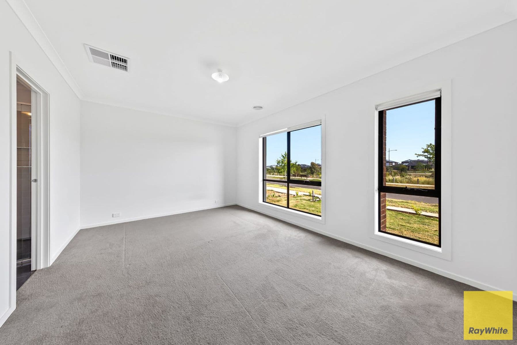 39 Hemingway Drive, Rockbank VIC 3335, Rockbank - Thumbnail 4