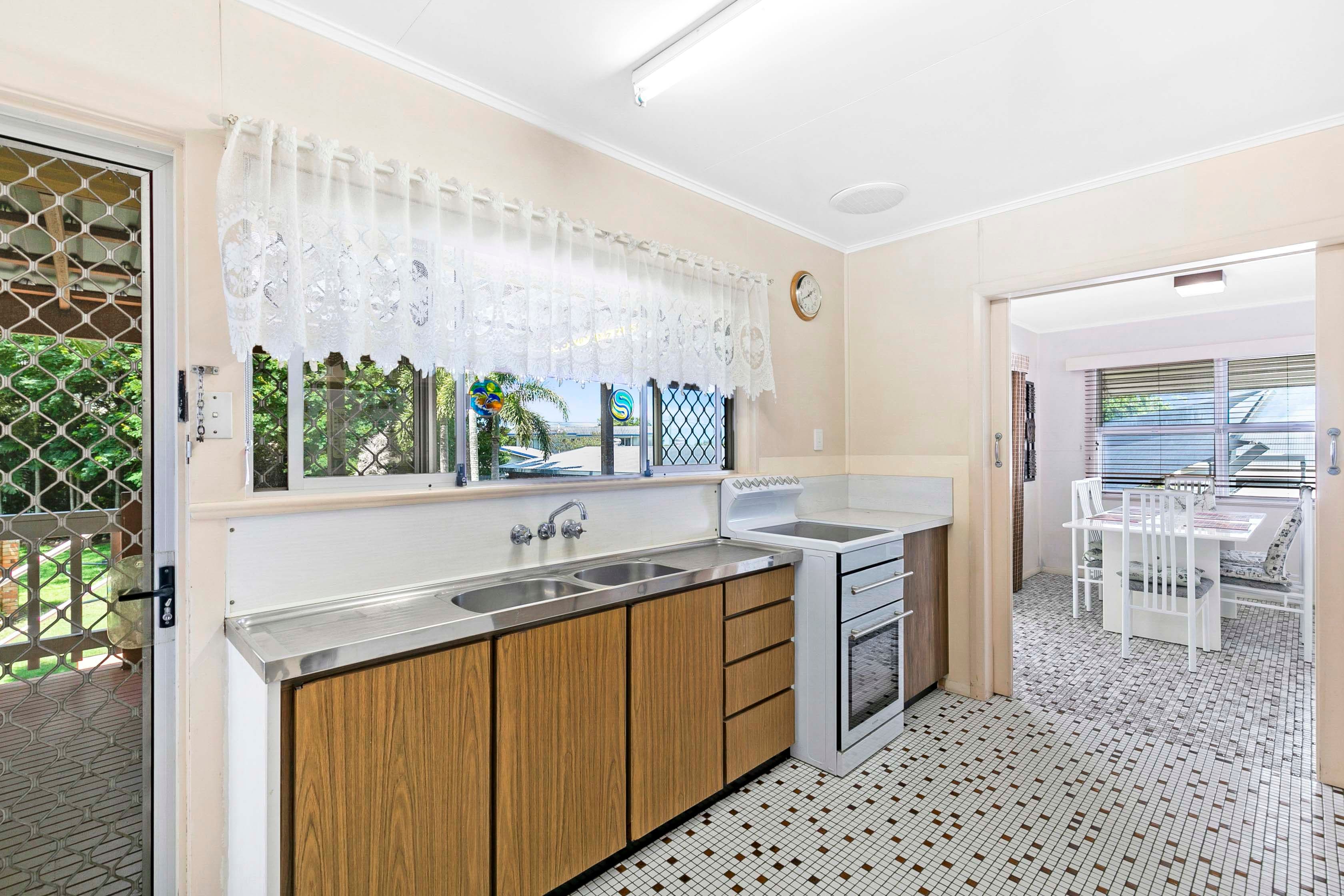 90 Corfield Street, Point Vernon QLD 4655, Point Vernon - Thumbnail 8