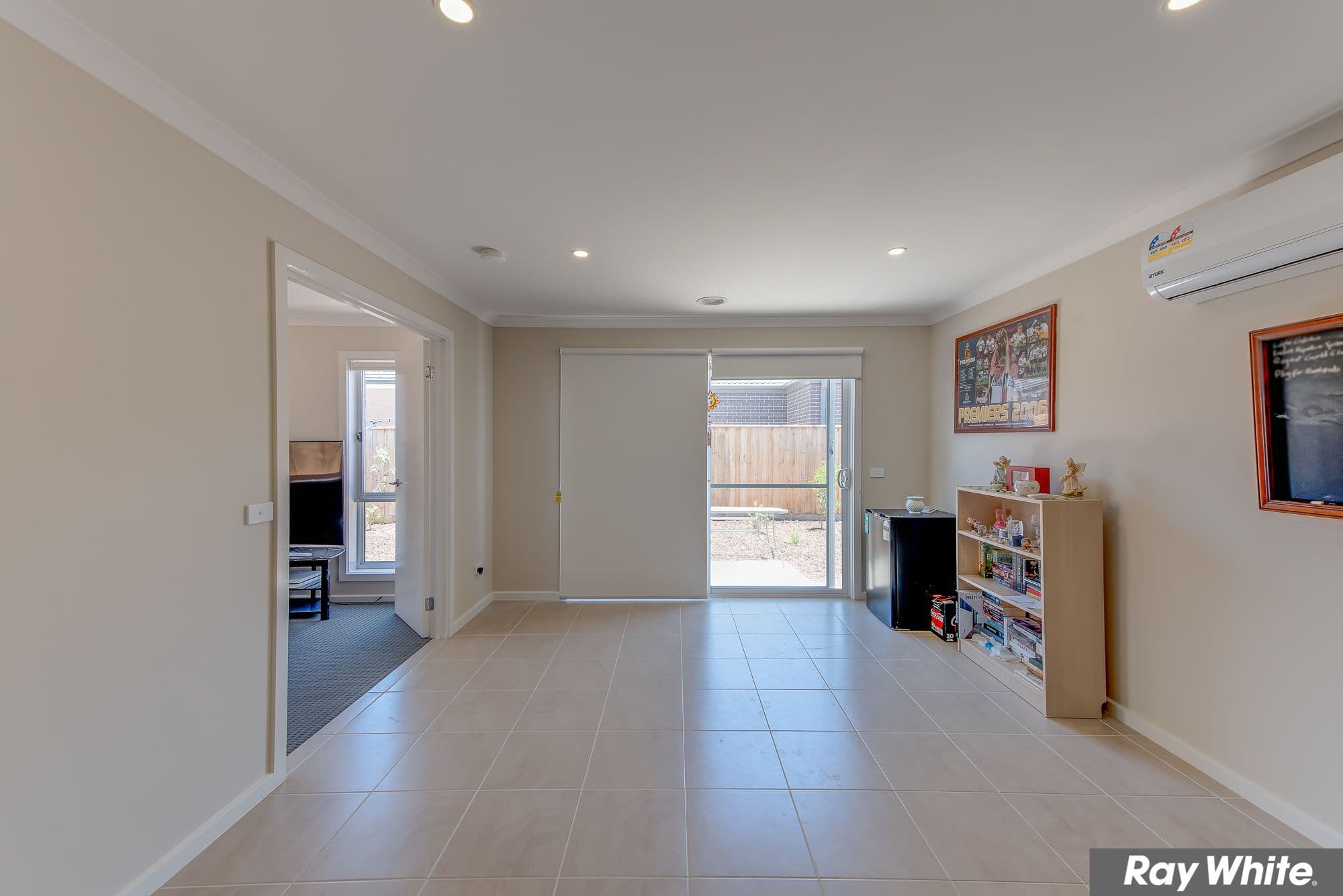 10 Yaleri Rise, Werribee VIC 3030, Werribee - Thumbnail 2