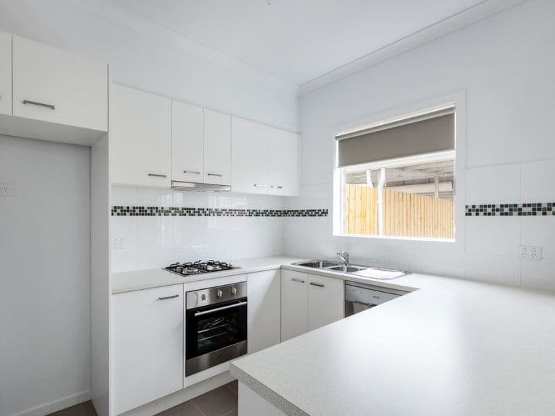 28 Oriano Street, Epping VIC 3076, Epping - Thumbnail 2