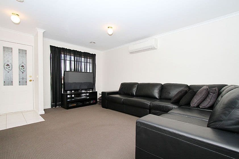 2 Stillman Drive, MILL PARK VIC 3082, Mill Park - Thumbnail 4
