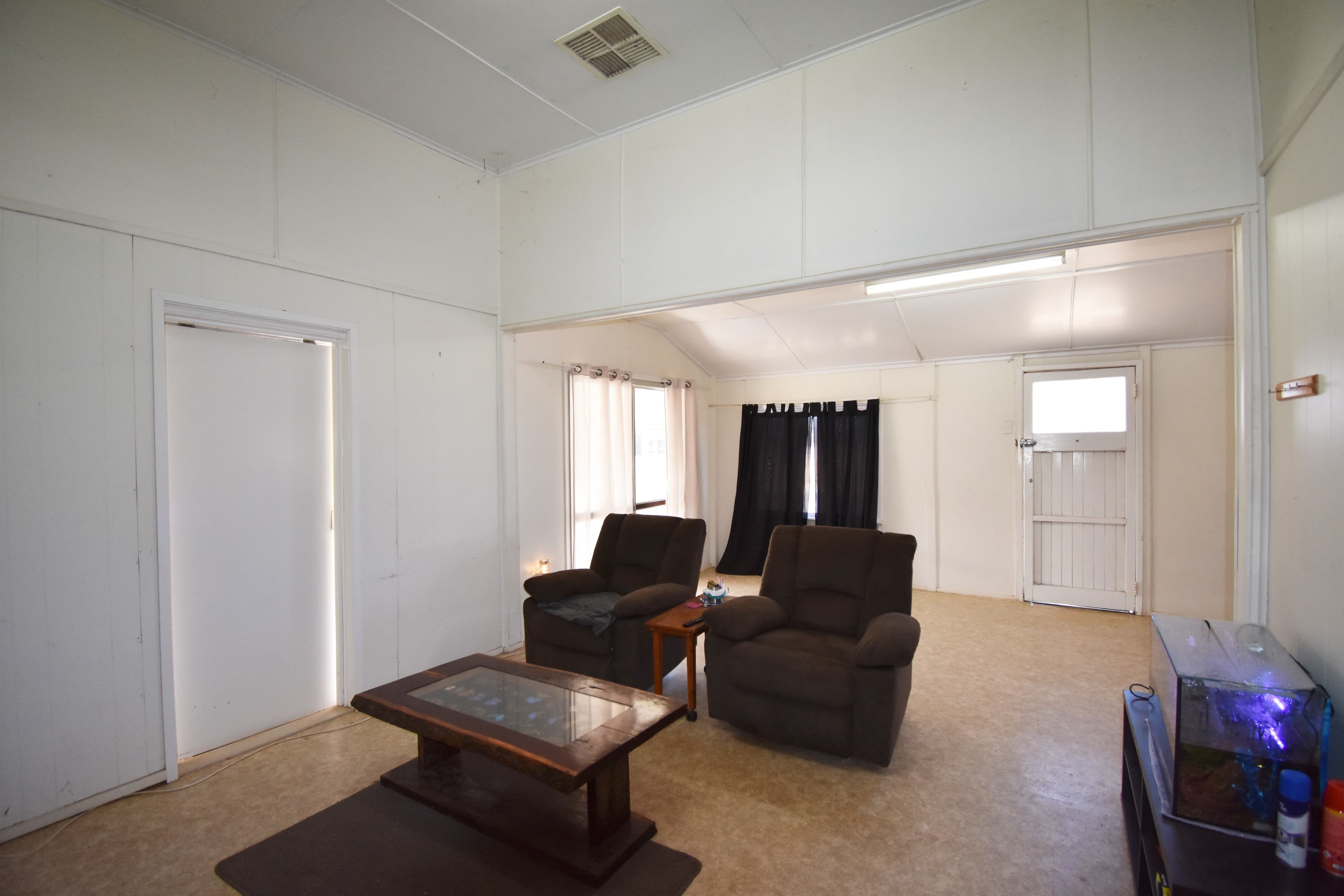 163 Emu Street, Longreach QLD 4730, Longreach - Thumbnail 3