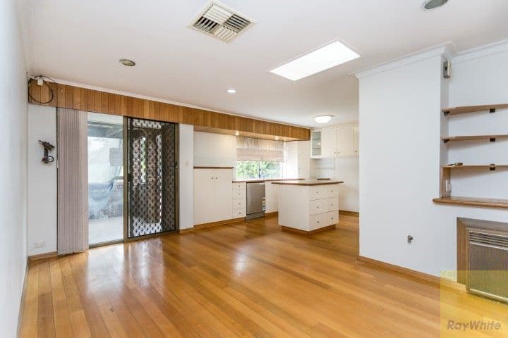 28 St George's Avenue, Champion Lakes WA 6111, Champion Lakes - Thumbnail 5