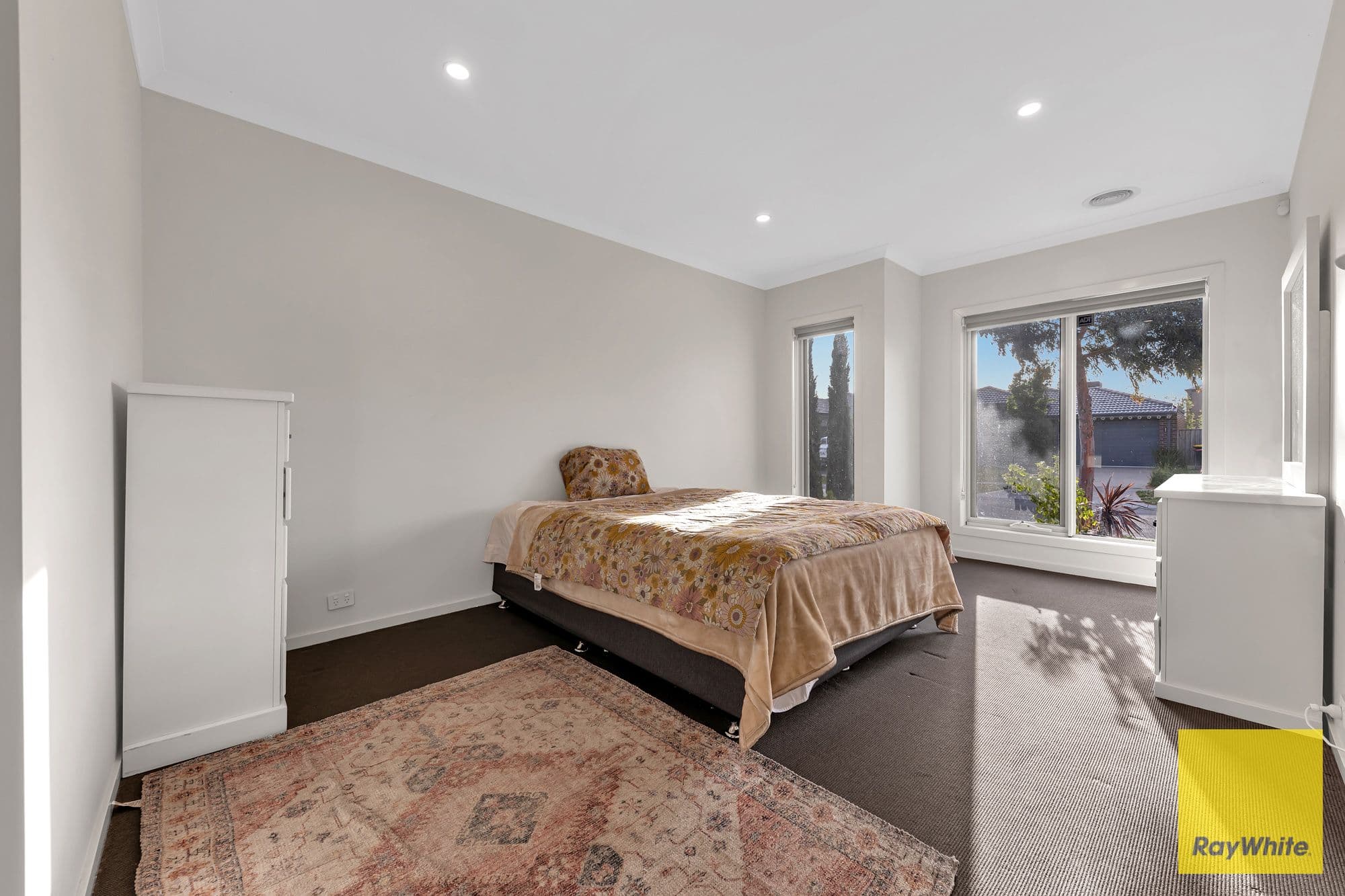 5 Sorrenberg Street, Point Cook VIC 3030, Point Cook - Thumbnail 2