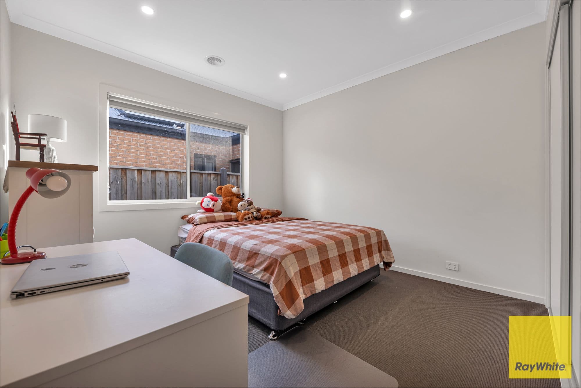 5 Sorrenberg Street, Point Cook VIC 3030, Point Cook - Thumbnail 4