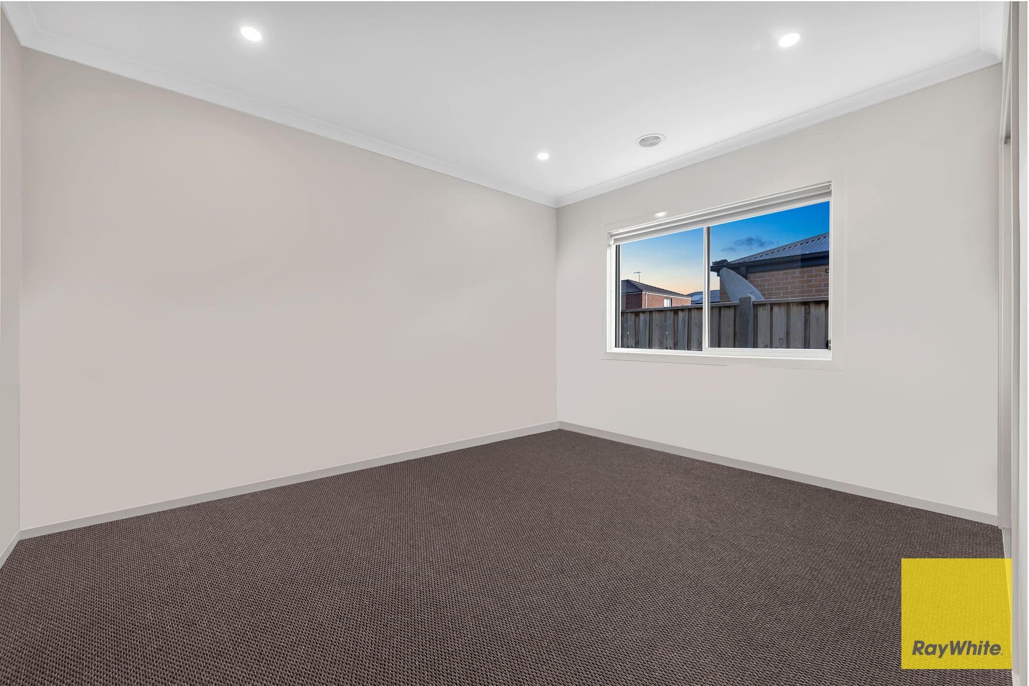 5 Sorrenberg Street, Point Cook VIC 3030, Point Cook - Thumbnail 5
