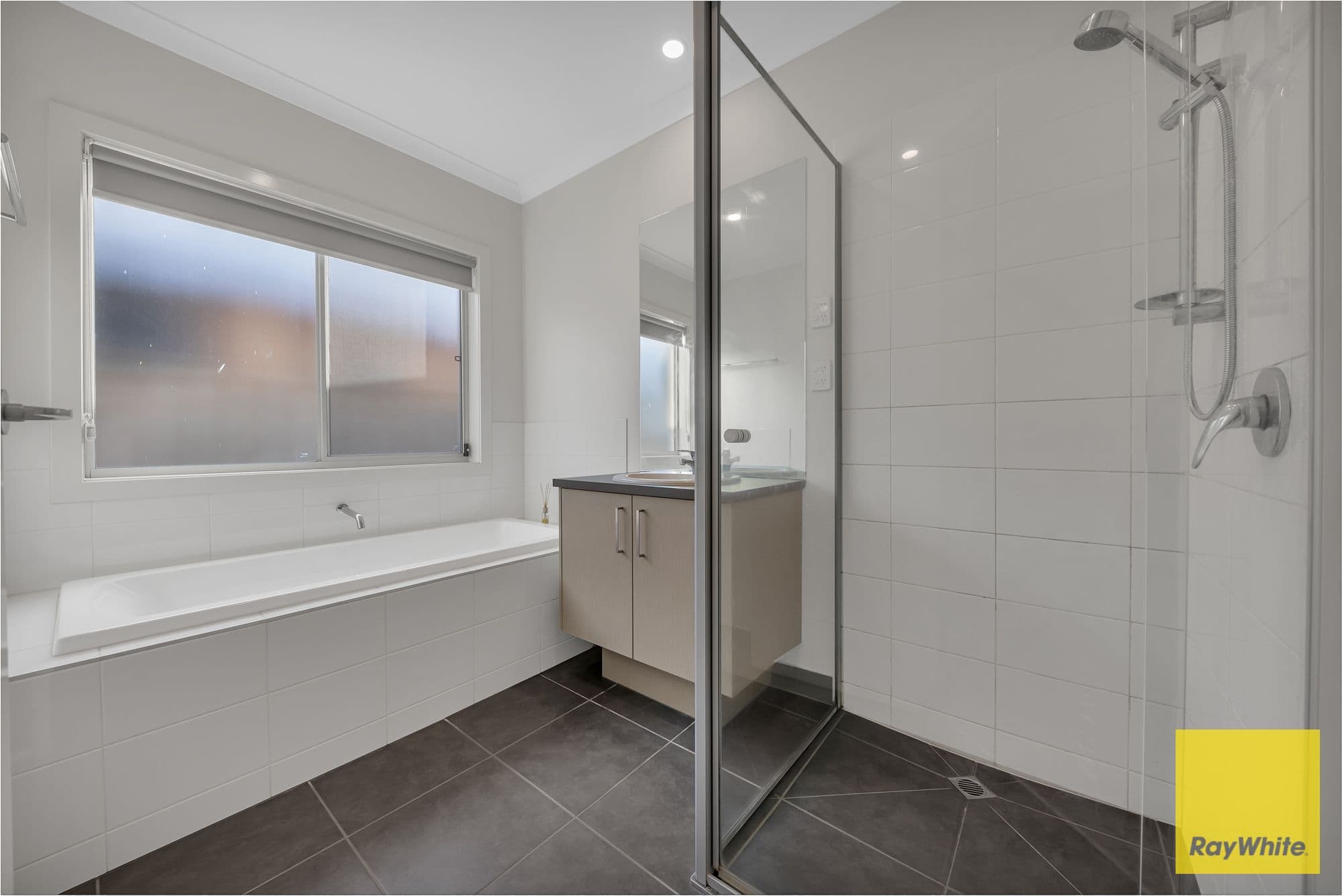 5 Sorrenberg Street, Point Cook VIC 3030, Point Cook - Thumbnail 6