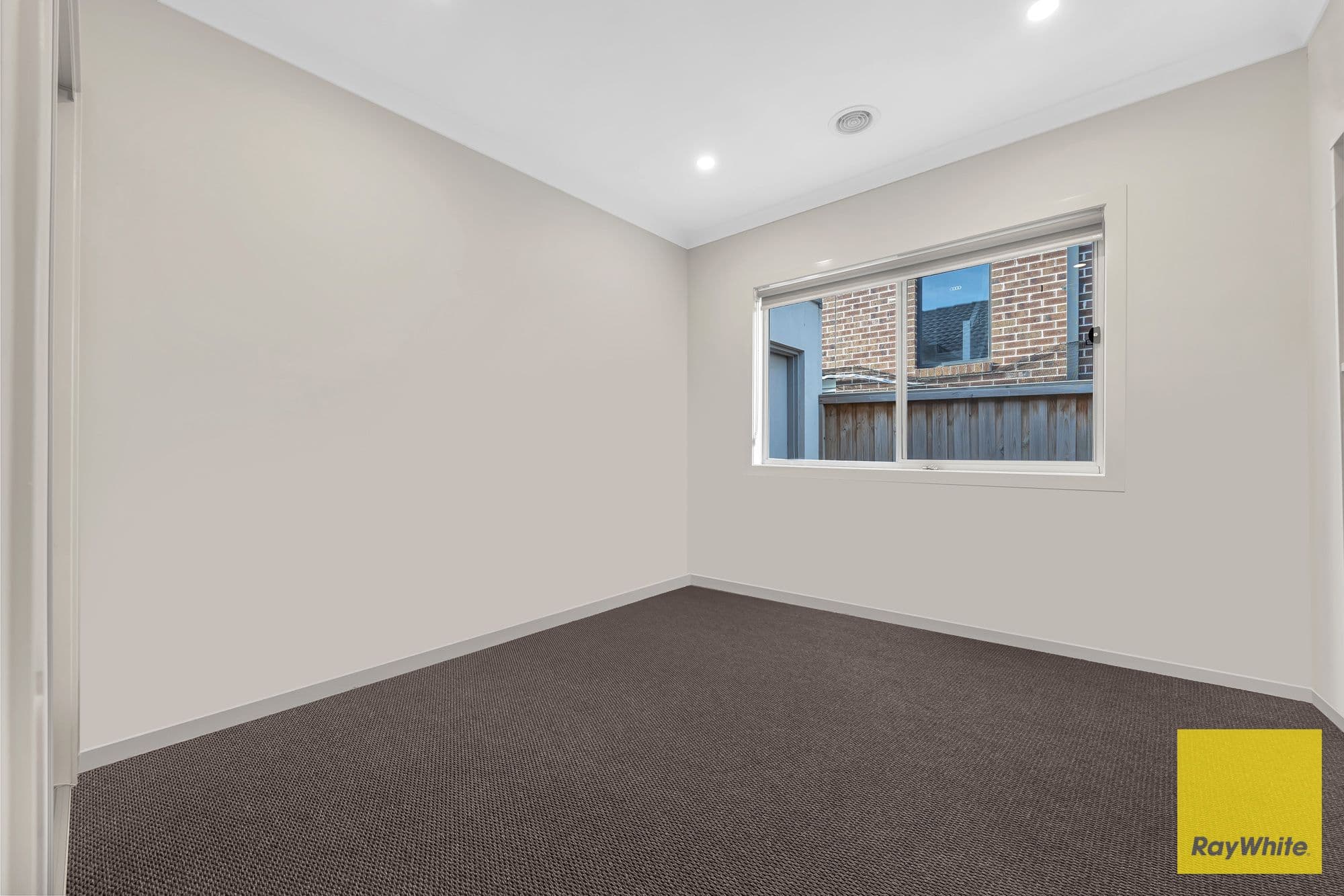 5 Sorrenberg Street, Point Cook VIC 3030, Point Cook - Thumbnail 7