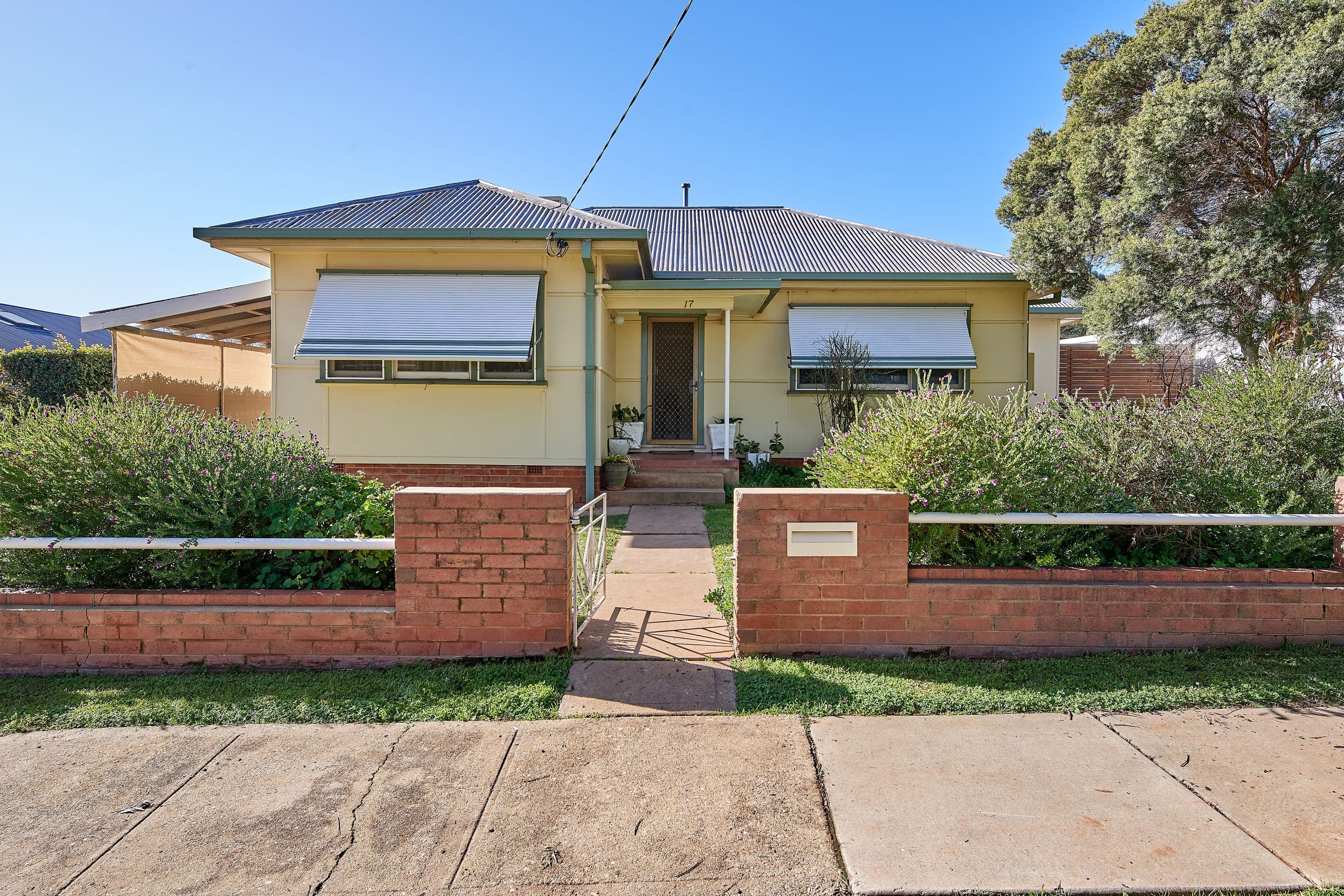 17 Hely Avenue, Turvey Park NSW 2650, Turvey Park - Image 1