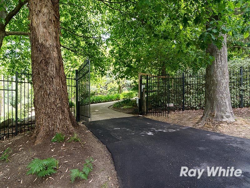 22 Rostrevor Road, Stirling SA 5152, Stirling - Thumbnail 2