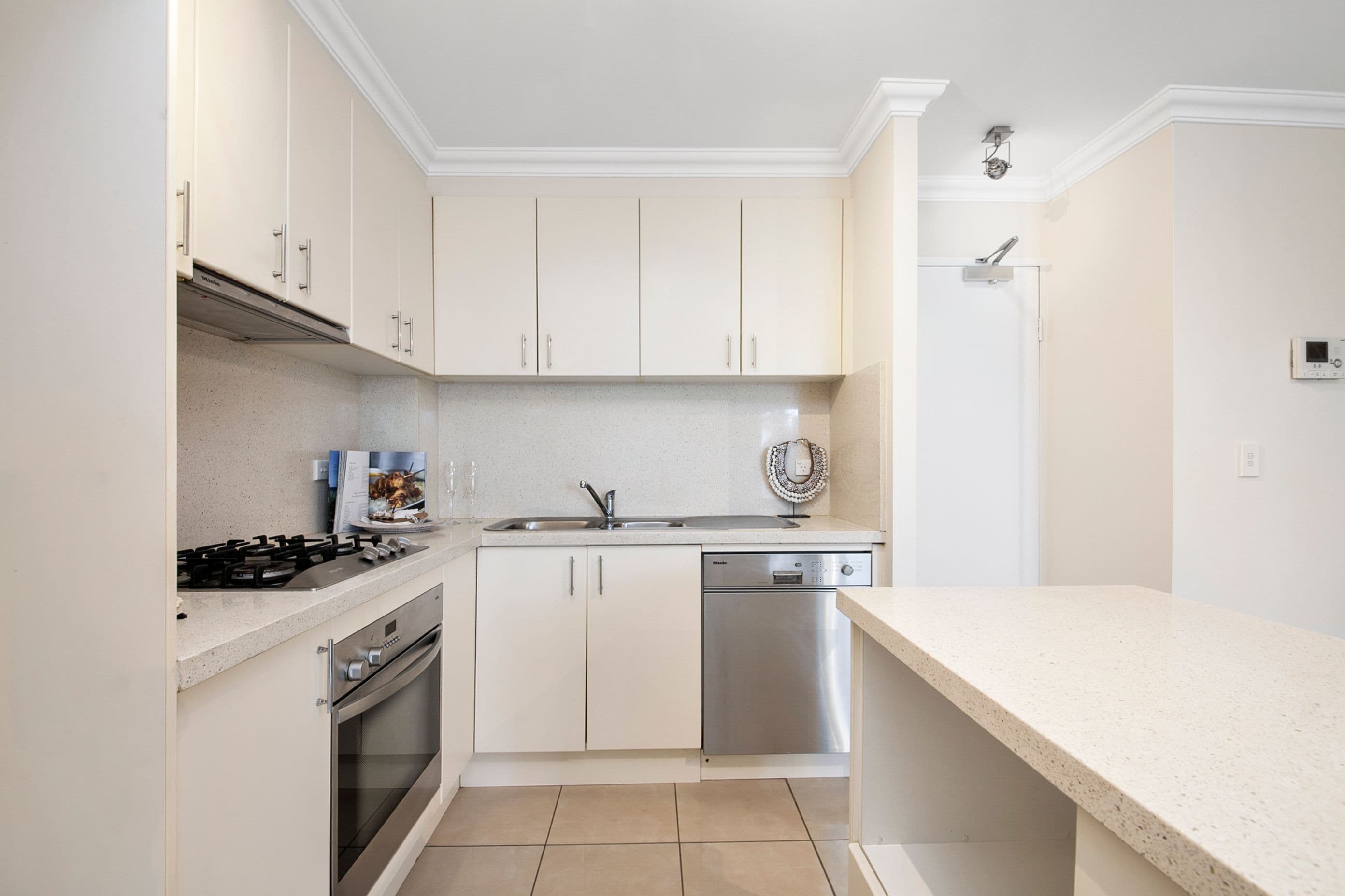 146 Ocean Street, Narrabeen NSW 2101, Narrabeen - Thumbnail 3