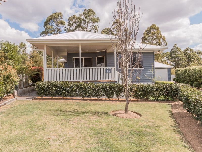 17 Samuel Avenue, CROWS NEST QLD 4355, Crows Nest - Image 1
