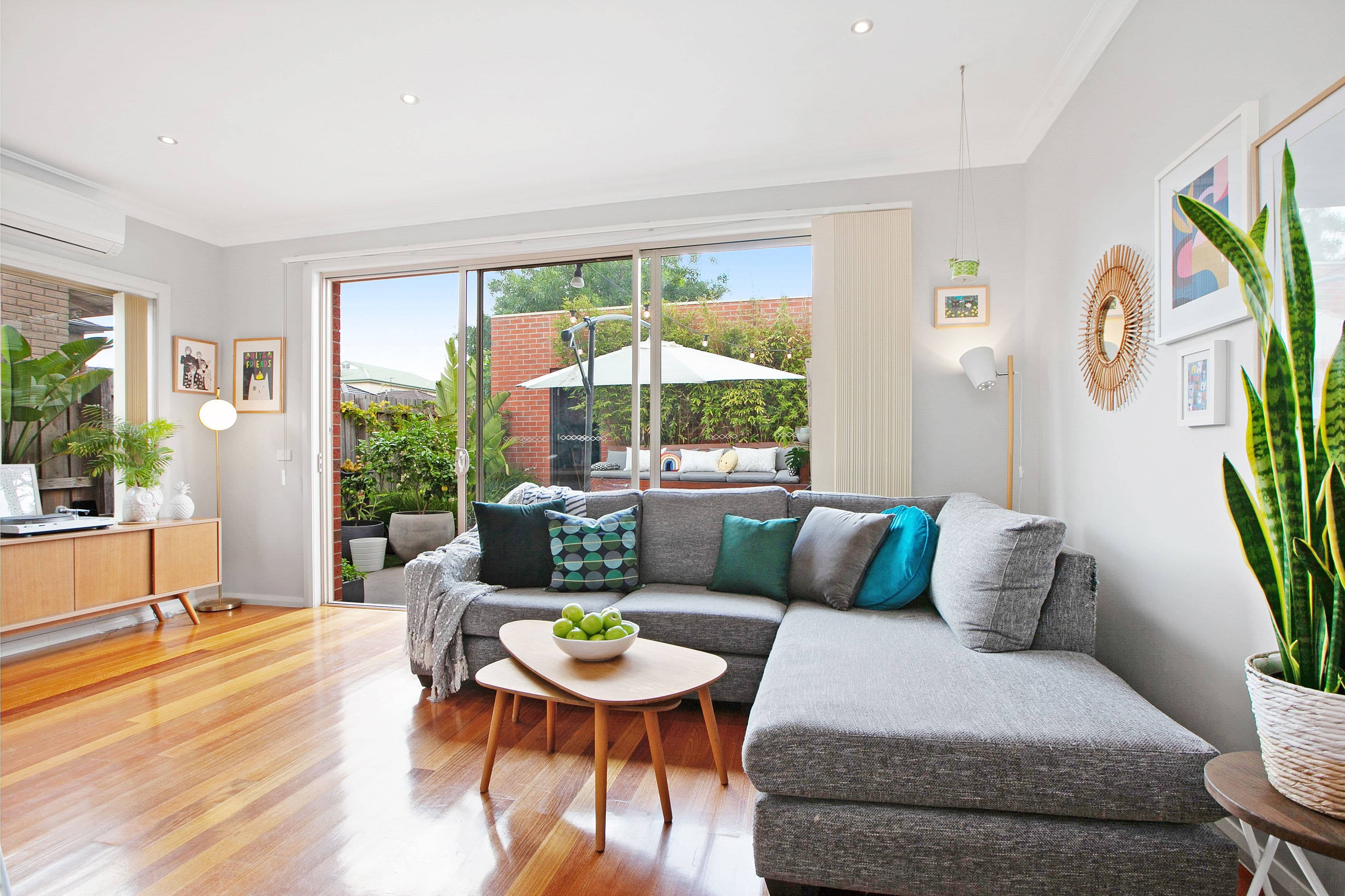 9 Cuthbert Road, Reservoir VIC 3073, Reservoir - Thumbnail 2