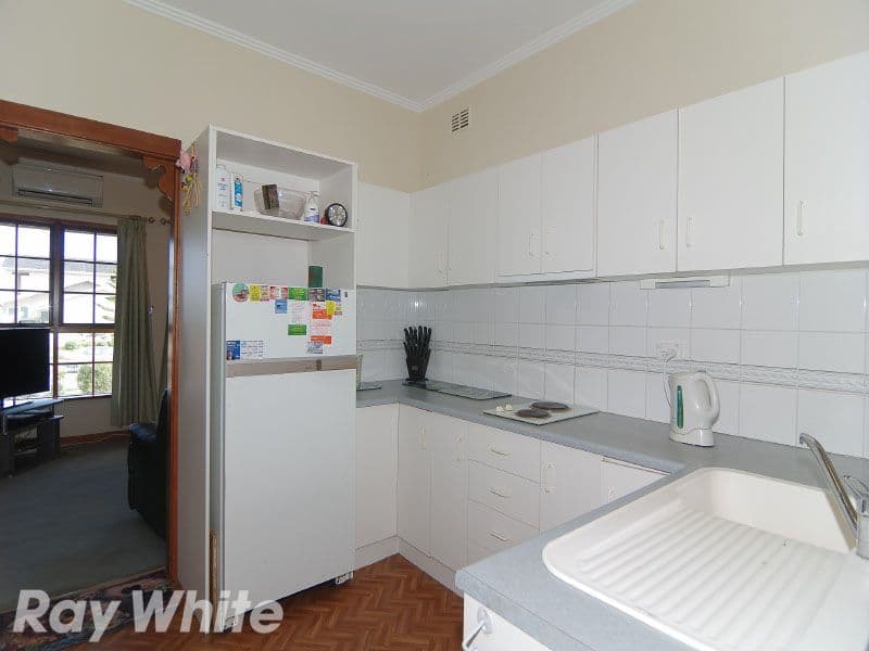 116 Seaview Road, HENLEY BEACH SOUTH SA 5022, Henley Beach South - Thumbnail 3