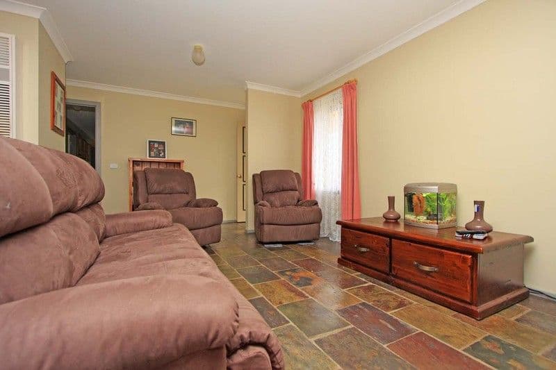 72 Townsend Street, HOWLONG NSW 2643, Howlong - Thumbnail 4