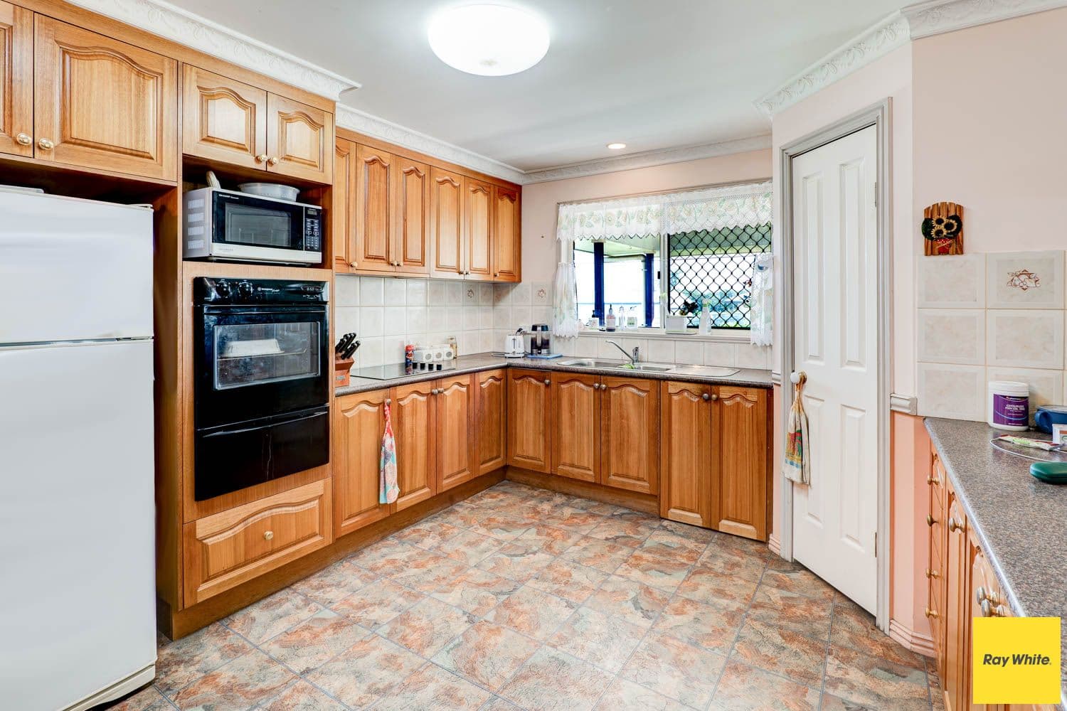 2 Walnut Crescent, Lowood QLD 4311, Lowood - Thumbnail 3