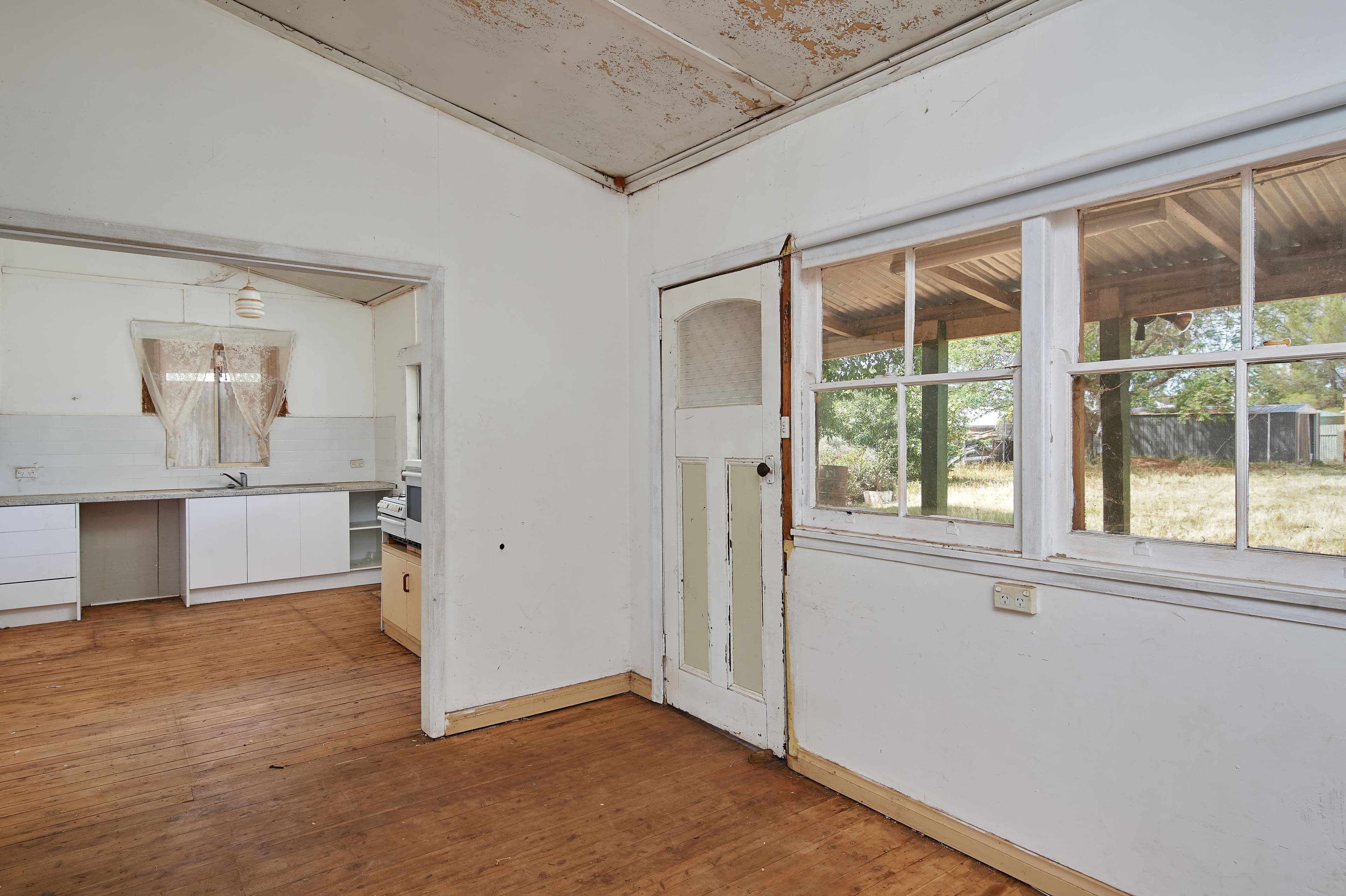 61 Cowabbie Street, Coolamon - Thumbnail 3