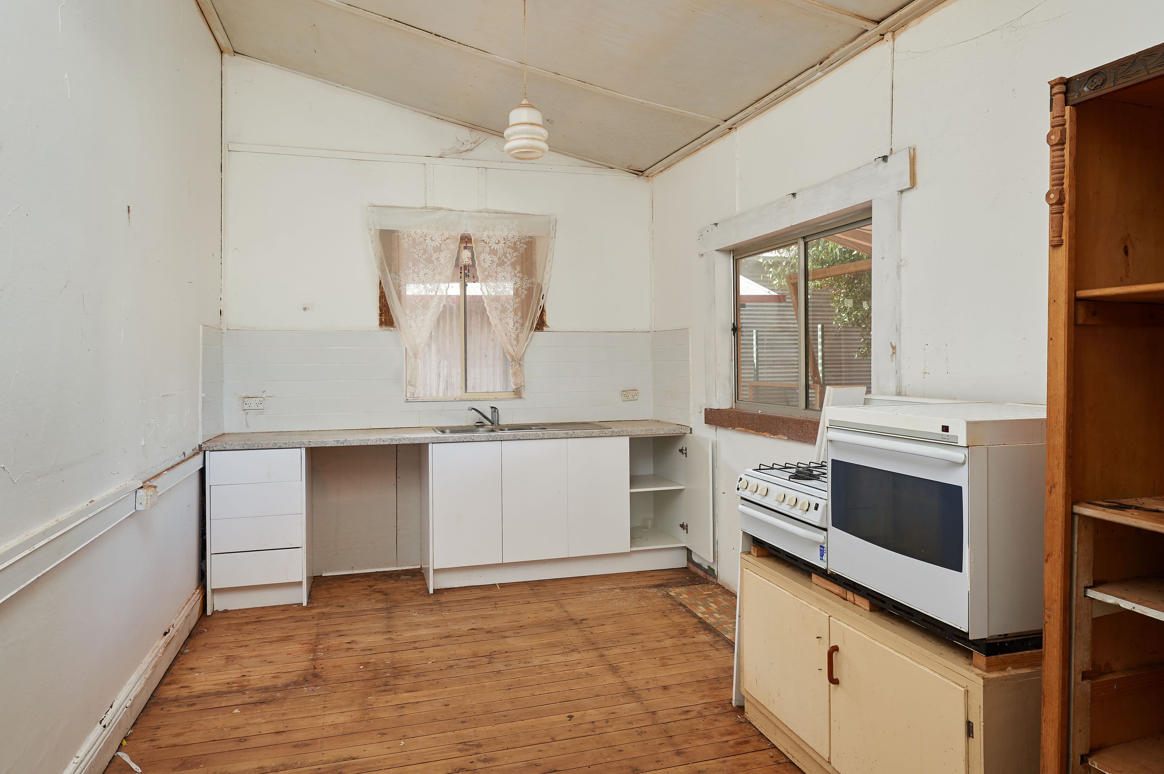 61 Cowabbie Street, Coolamon - Thumbnail 4